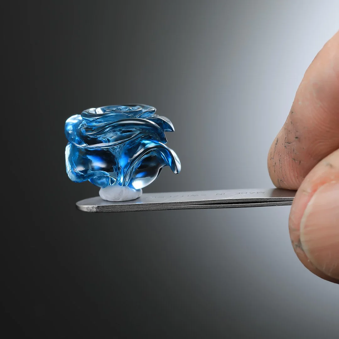 Brazilian London Blue Topaz - Blue Jubilee Rose Carving - 20.47ct