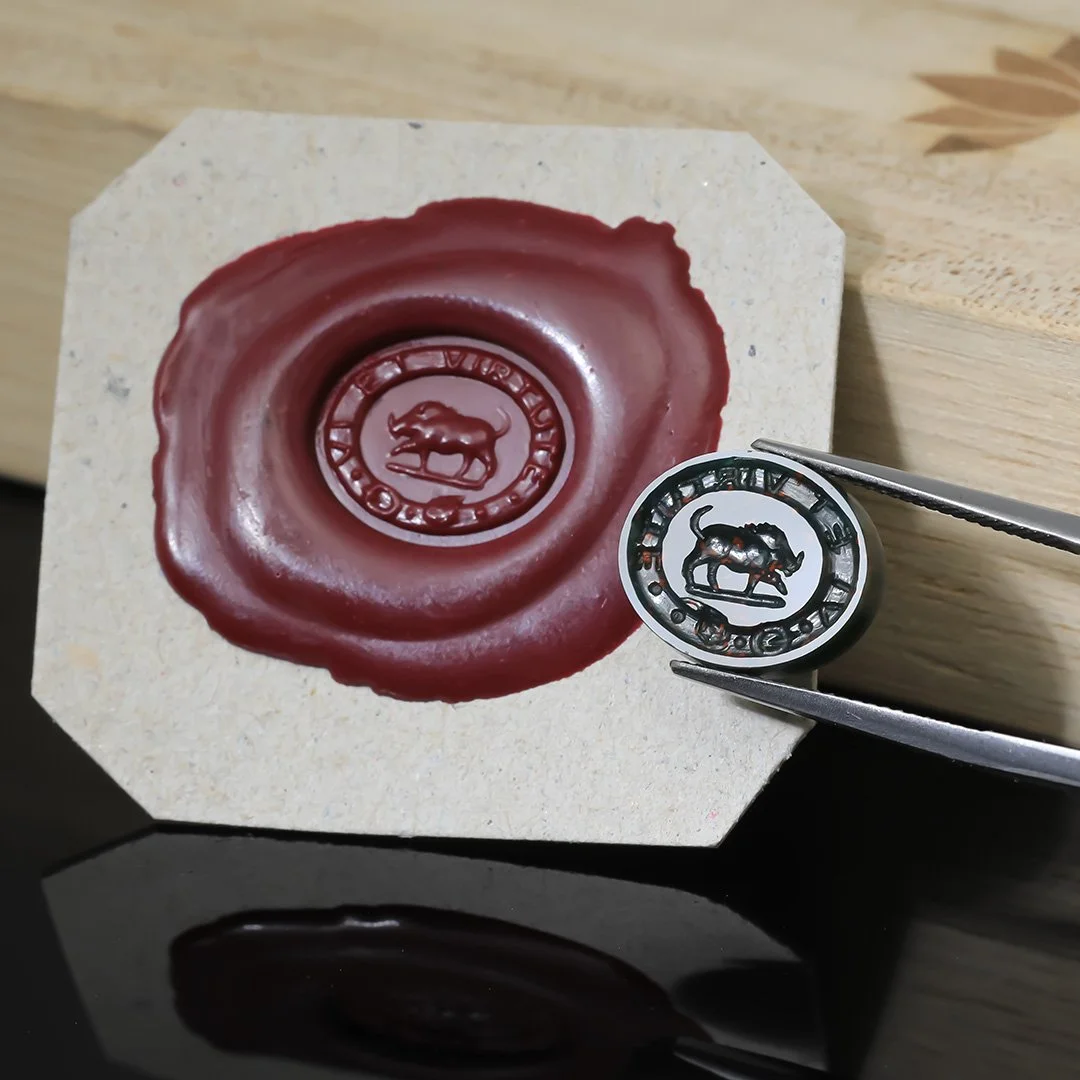 Indian Bloodstone - Vi Et Virtute - Reverse Intaglio - 4.16ct