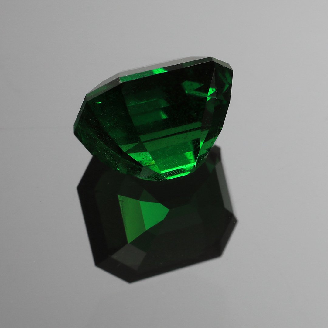 Tsavorite Garnet - Emerald Cut - 2.95ct