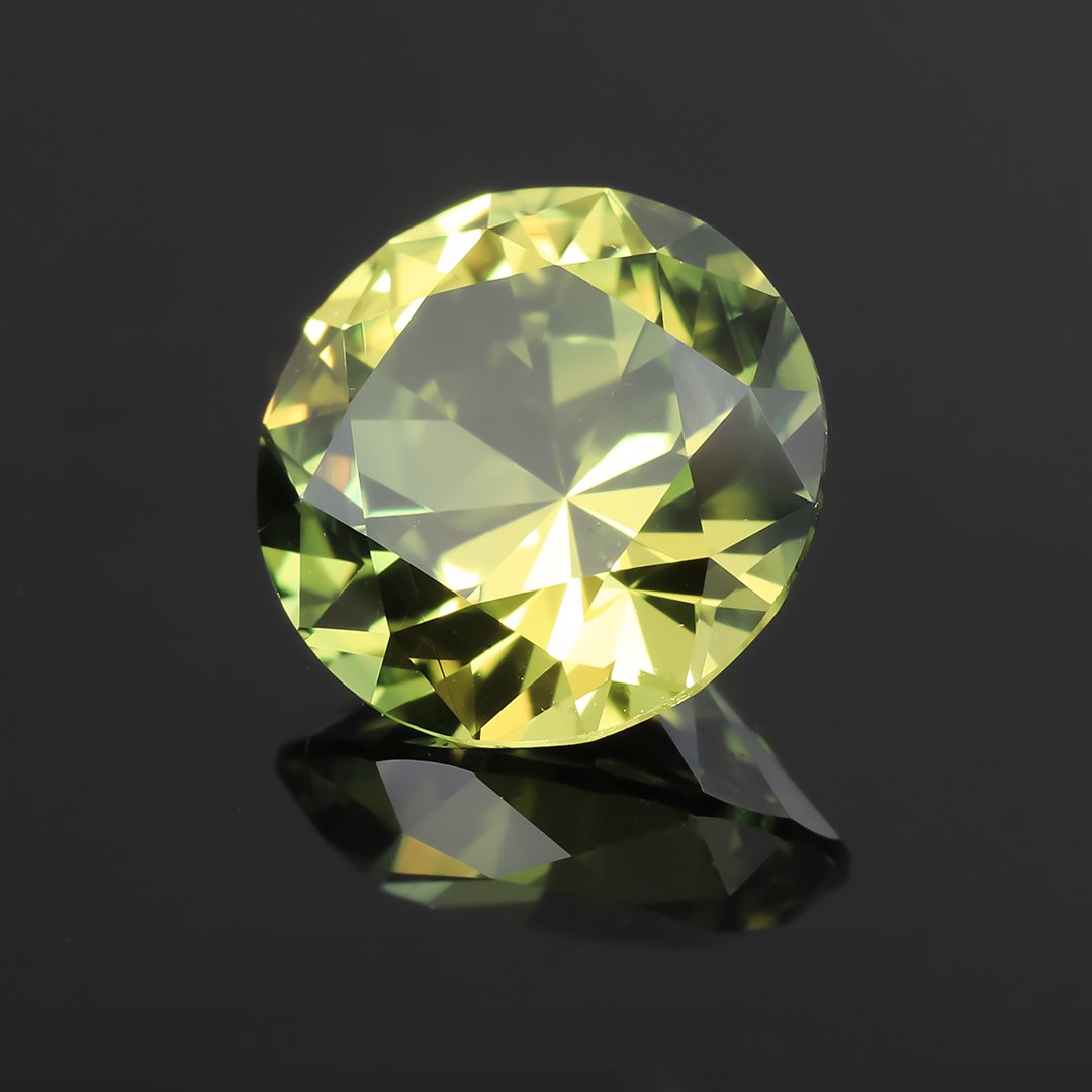 Australian Green Yellow Parti Sapphire - Round Brilliant - 2.89ct