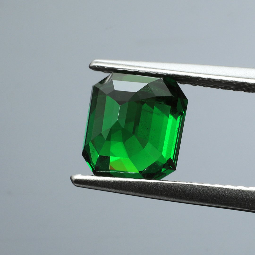 Tsavorite Garnet - Emerald Cut - 2.95ct