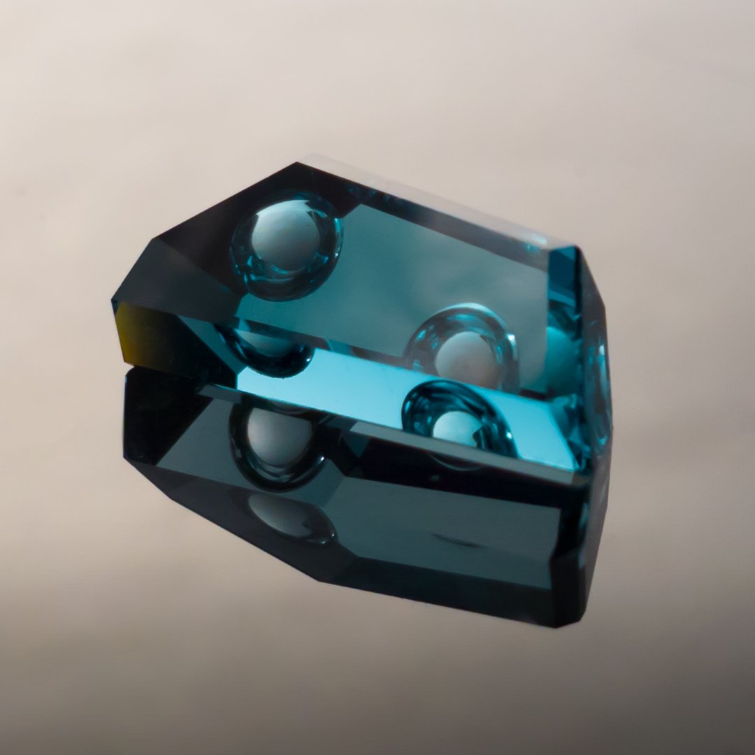 Bespoke Gems - London Blue Topaz - Innerscape - Opposing Binaries - 7.28ct by Doug Menadue