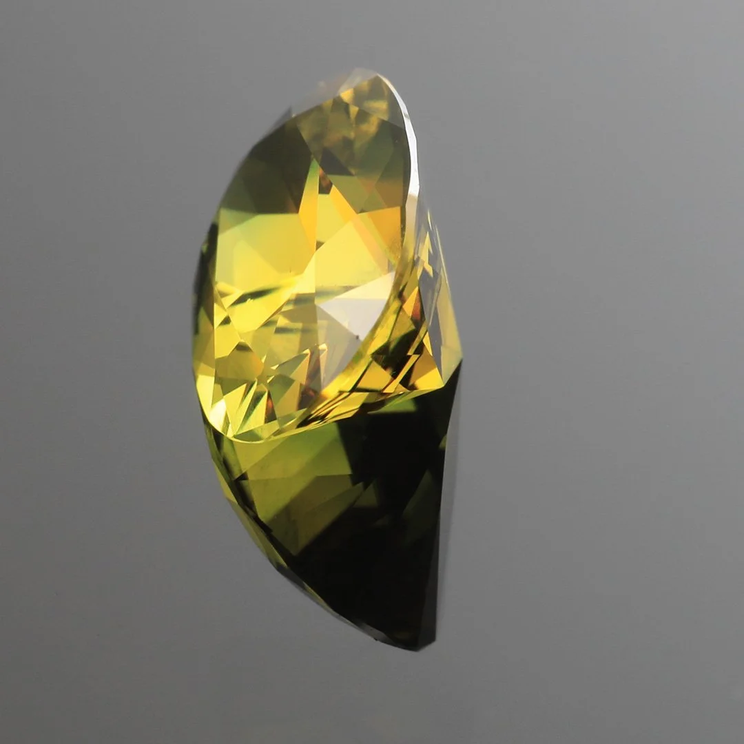 Australian Green Yellow Parti Sapphire - Oval - 3.24ct