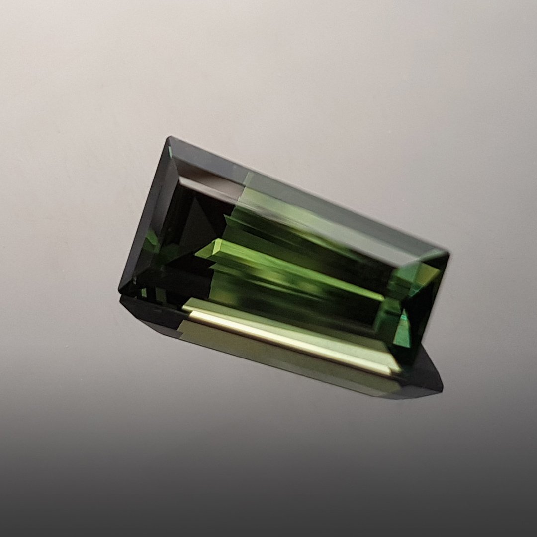 Australian Sapphire - Tapered Baguette - 3.47ct by Doug Menadue