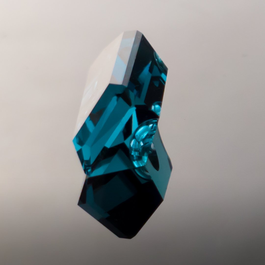 Bespoke Gems - London Blue Topaz - Innerscape - Opposing Binaries - 7.28ct by Doug Menadue
