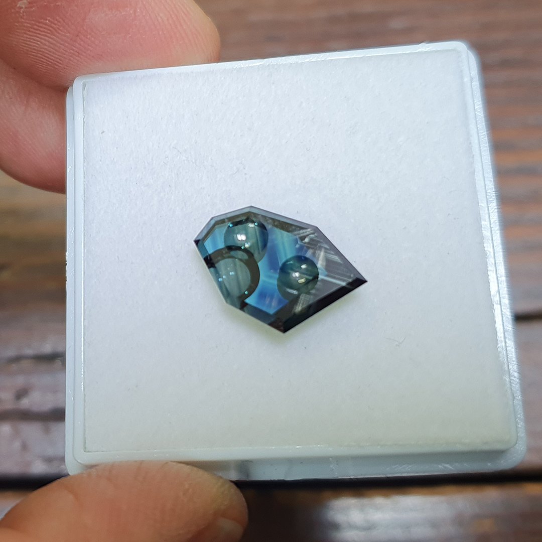Precision Gems - Australian Blue Green Sapphire - Freeform - 4.7ct by Doug Menadue