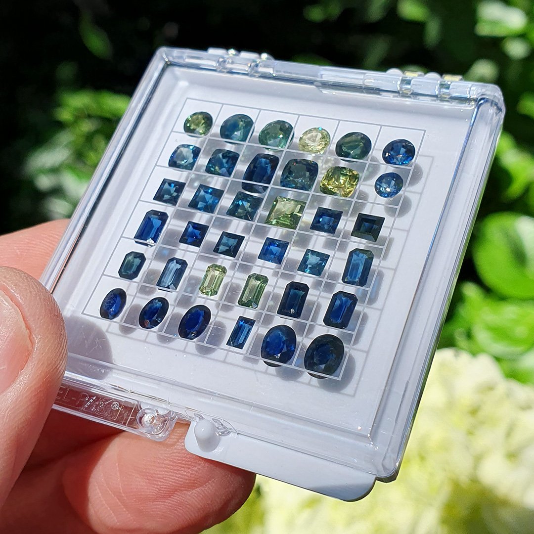 Australian Sapphires - Mixed Colours and Shapes - 36pcs - 17tcw