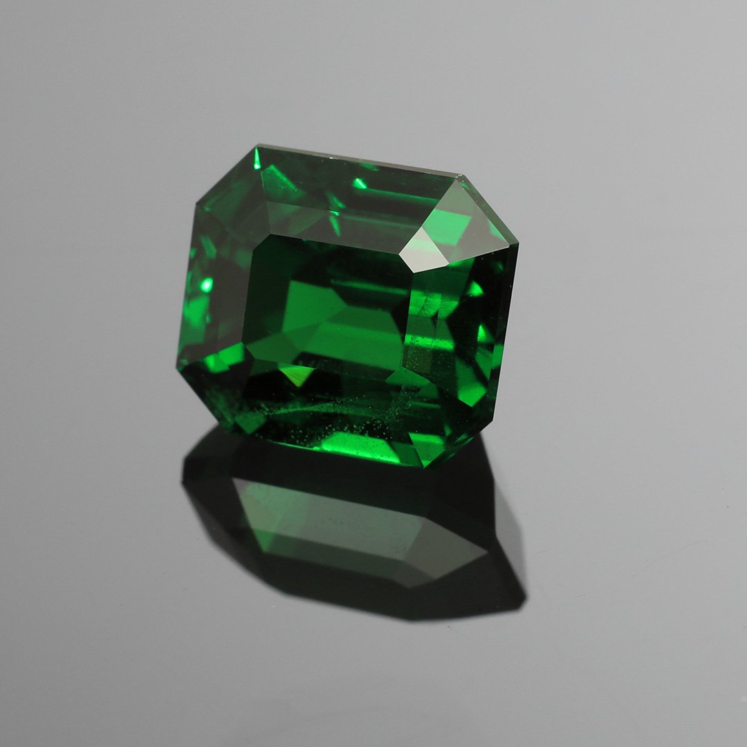 Tsavorite Garnet - Emerald Cut - 2.95ct