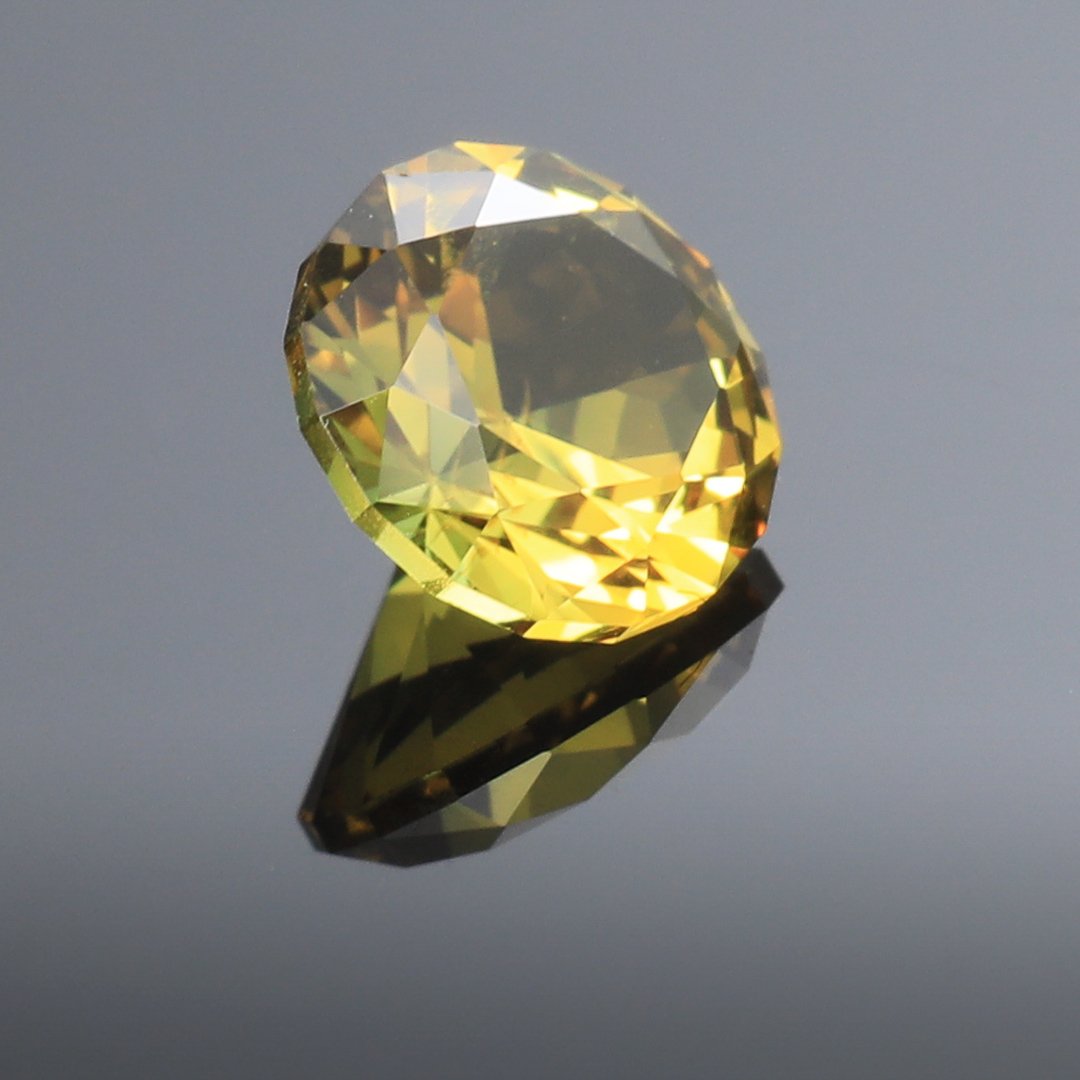 Australian Golden Yellow Sapphire - Round Brilliant - 0.76ct