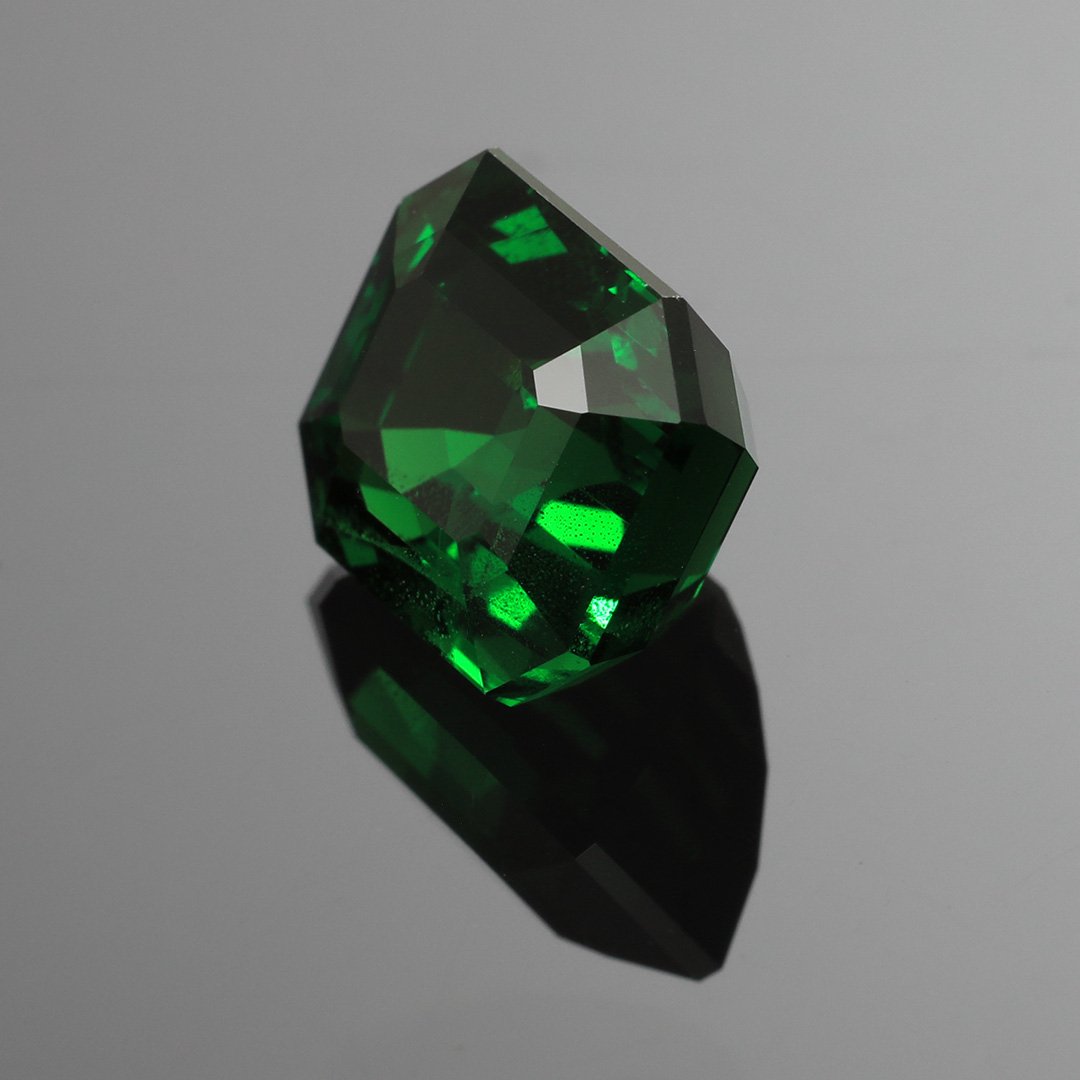 Tsavorite Garnet - Emerald Cut - 2.95ct
