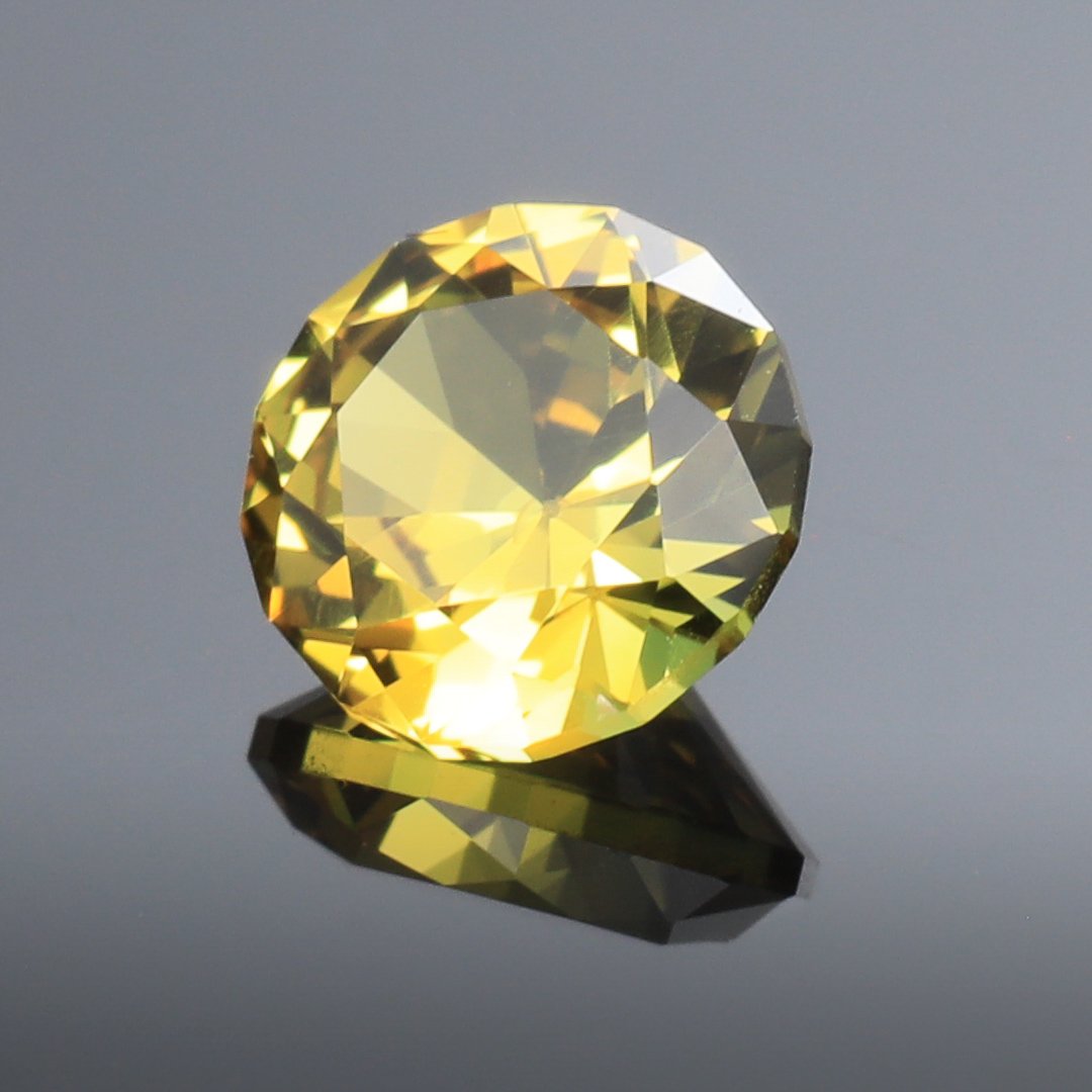 Australian Golden Yellow Sapphire - Round Brilliant - 0.76ct