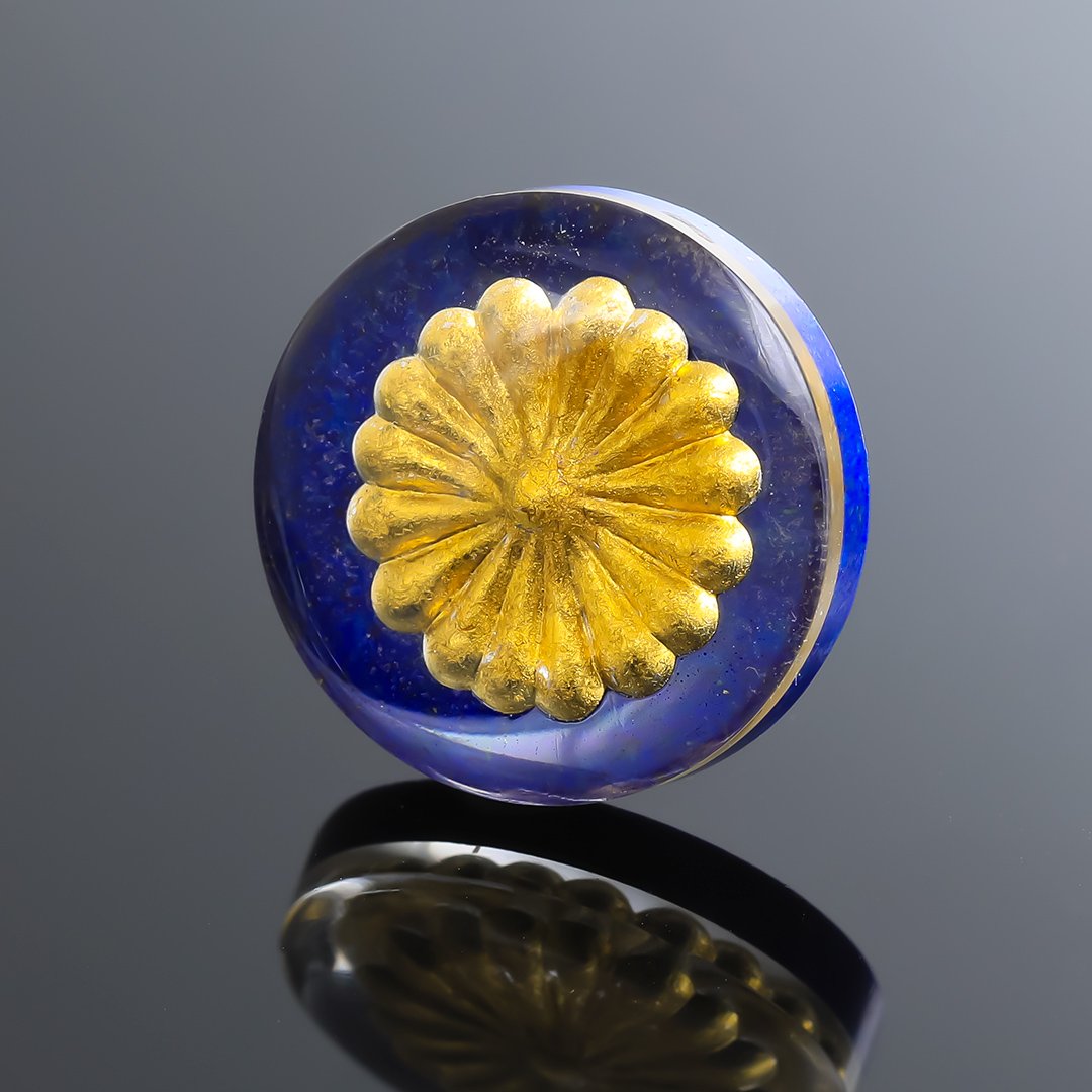 Bespoke Gems - Lapis Lazuli with Gold Leaf - Chrysanthemum Seal - 13.71ct by Doug Menadue
