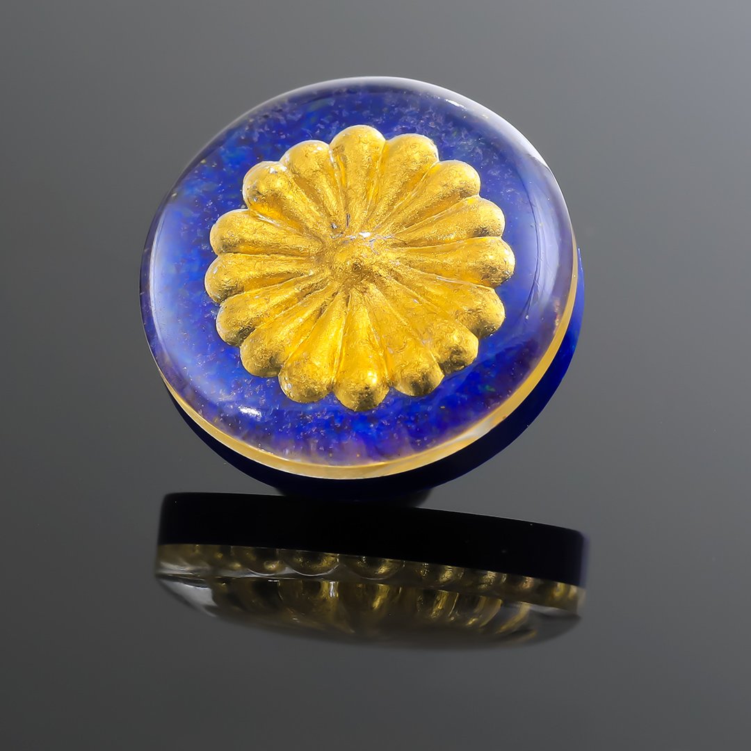Bespoke Gems - Lapis Lazuli with Gold Leaf - Chrysanthemum Seal - 13.71ct by Doug Menadue