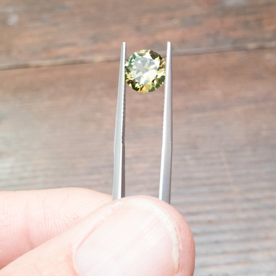 Bespoke Gems - Australian Yellow Green Parti Sapphire - Round Brilliant - 2.56ct