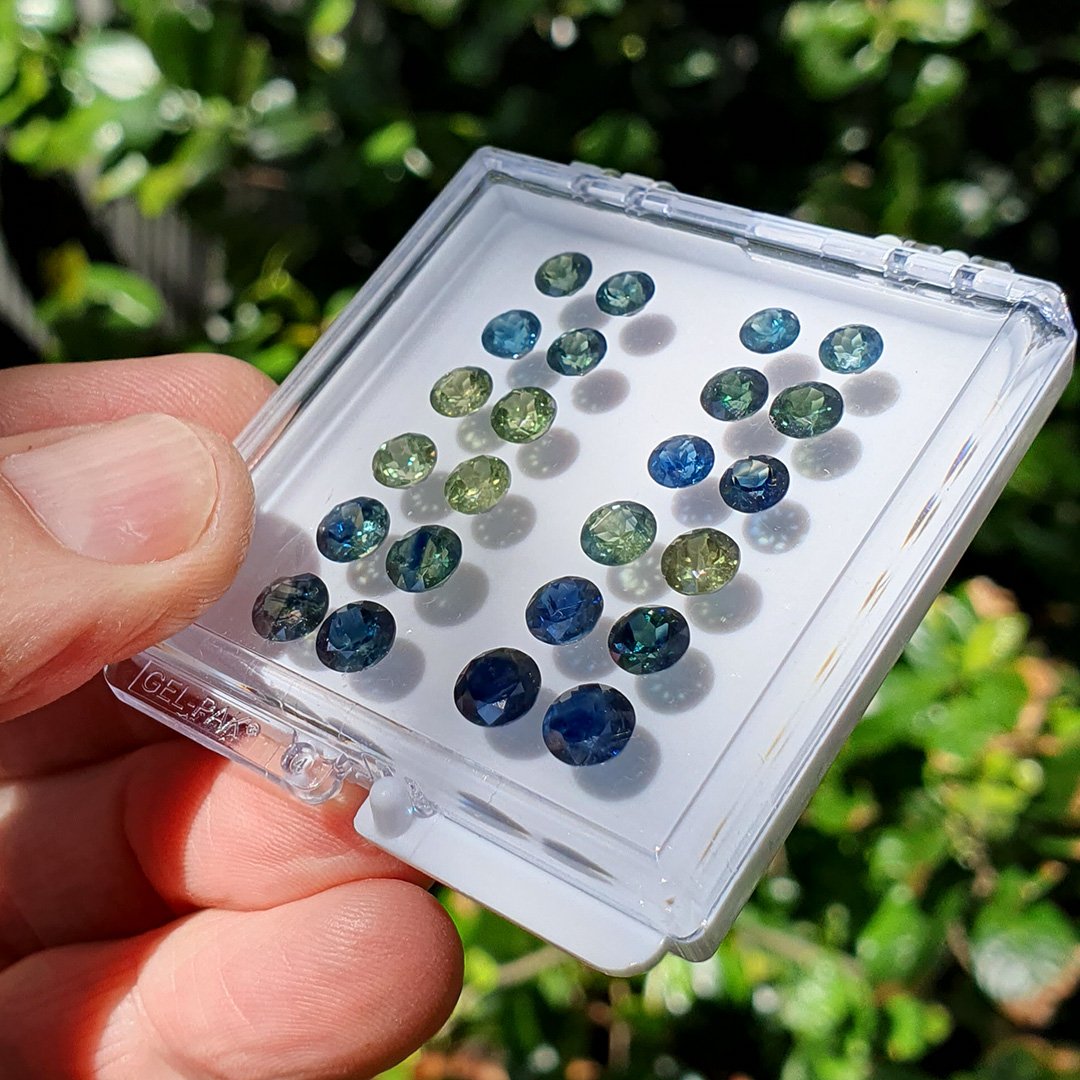 Australian Sapphires - Mixed Colours - Round Pairs - 24pcs - 18.9tcw