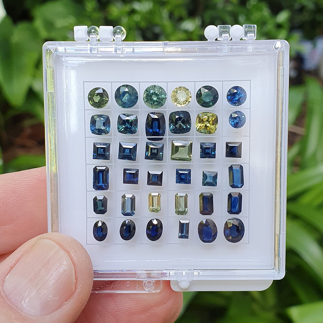 Australian Sapphires - Mixed Colours and Shapes - 36pcs - 17tcw