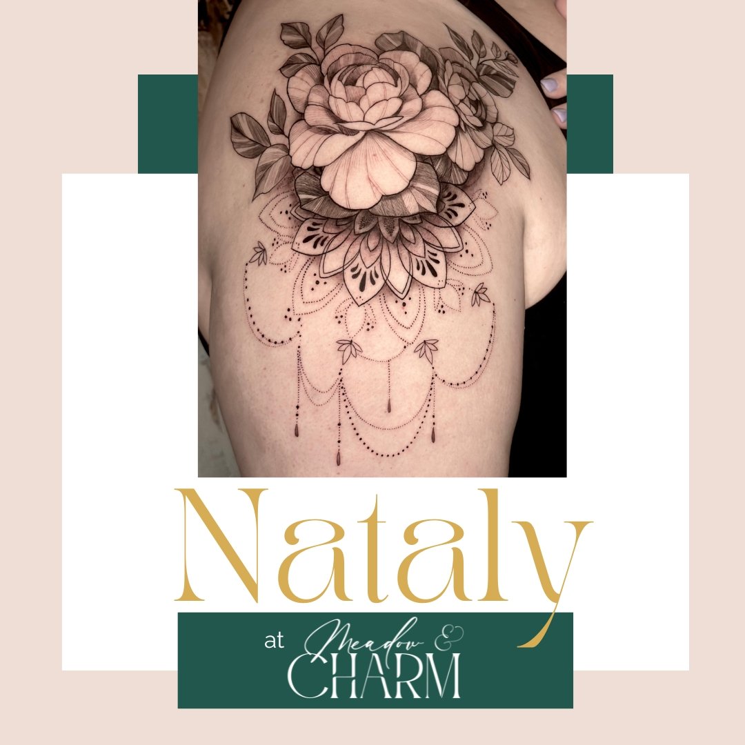 ✨ 𝐅𝐢𝐧𝐞 𝐋𝐢𝐧𝐞 𝐅𝐥𝐨𝐫𝐚𝐥𝐬 𝐰𝐢𝐭𝐡 𝐃𝐞𝐥𝐢𝐜𝐚𝐭𝐞 𝐃𝐞𝐭𝐚𝐢𝐥 ✨

This stunning floral piece was thoughtfully crafted by 𝐍𝐚𝐭𝐚𝐥𝐲, blending soft botanical elements with delicate ornamental accents for a a timeless, feminine result. Eve