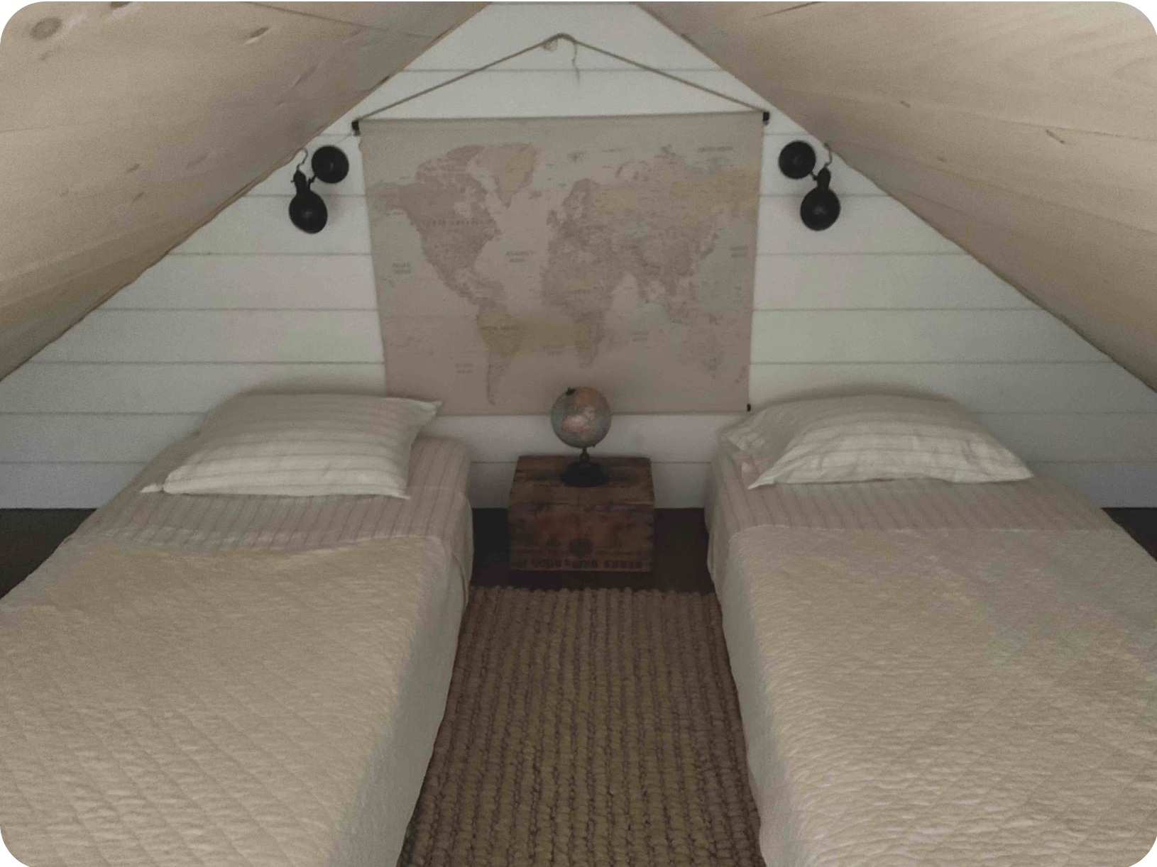 French Country Cottage with Hot Tub, The Loft: 2 twin beds