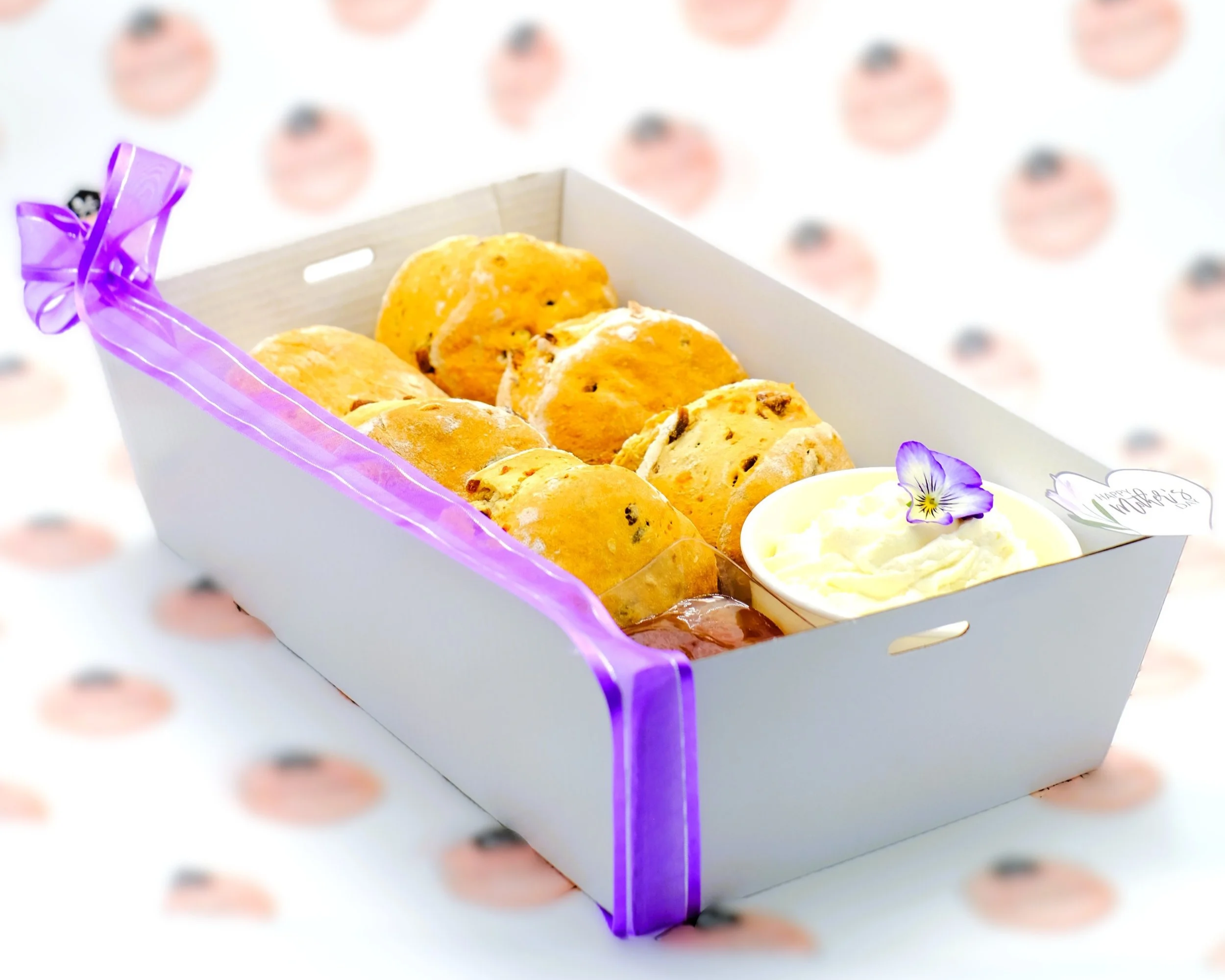 Date+scone+box+on+angle.png