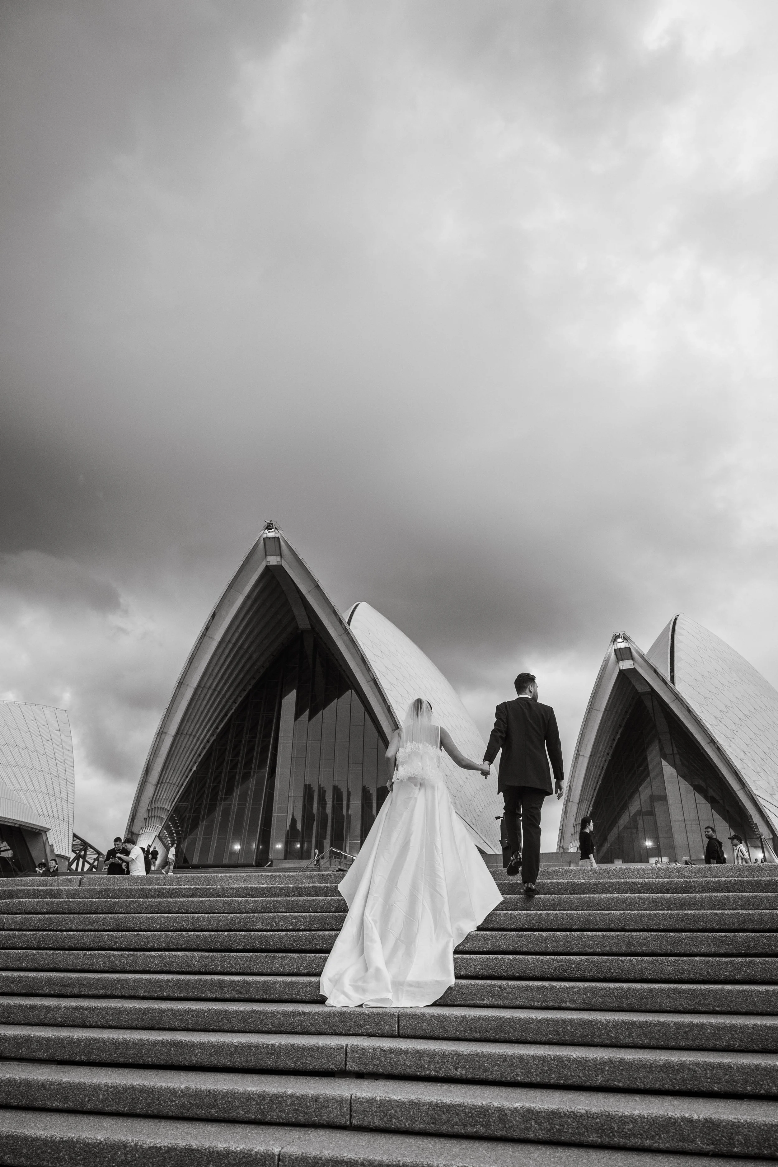 Maddy & Jake_Opera House_00293.jpg