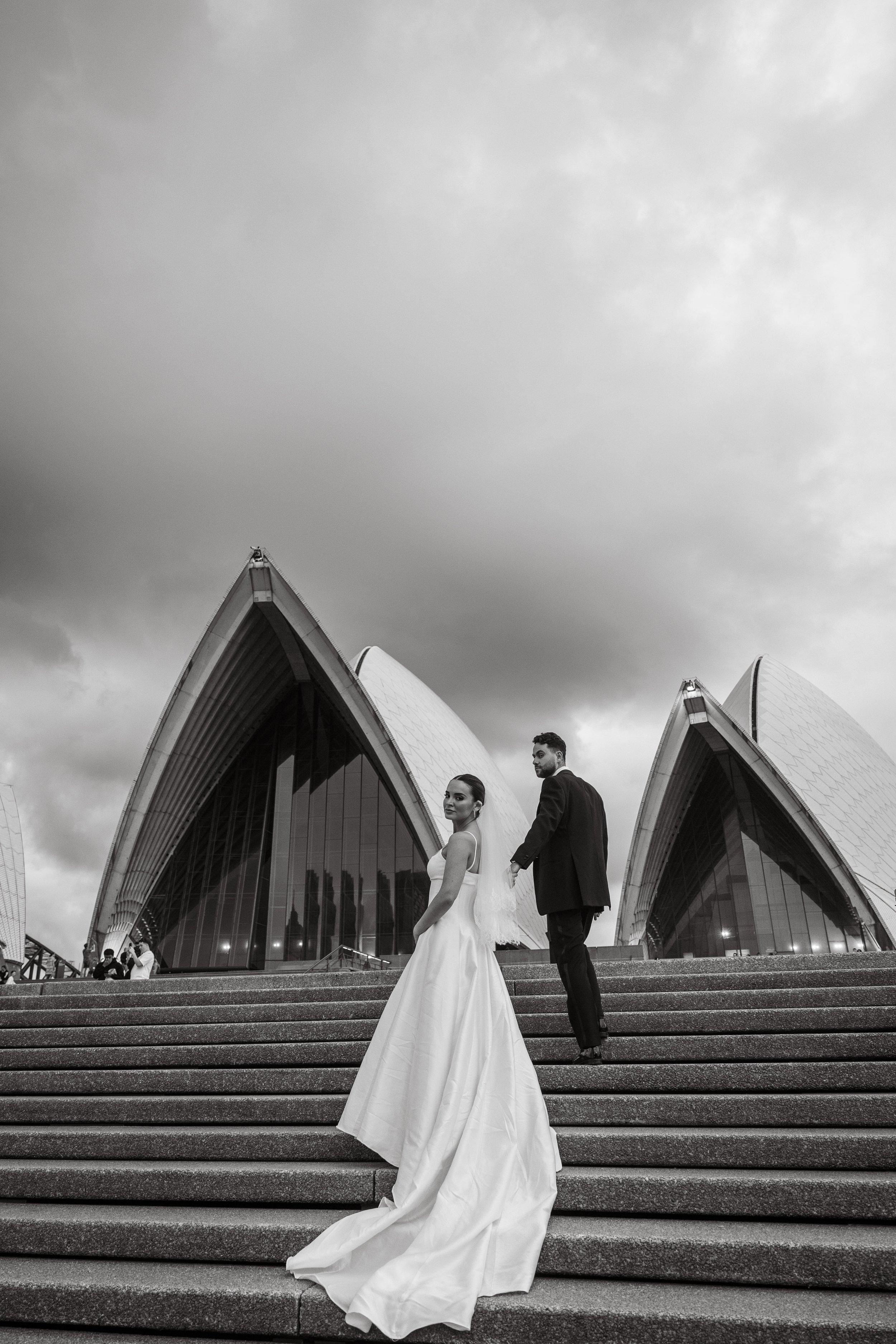 Maddy & Jake_Opera House_00290.jpg