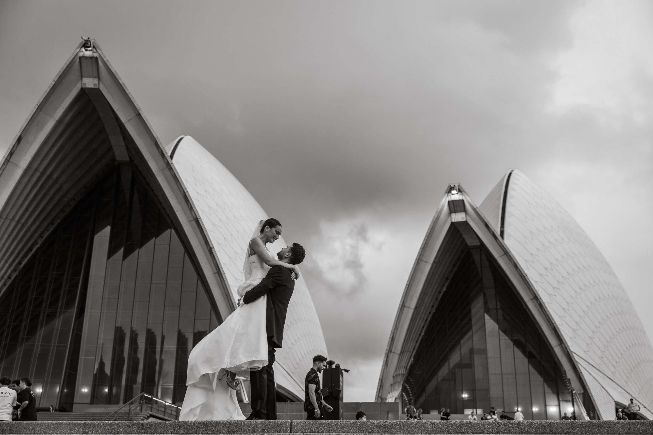 Maddy & Jake_Opera House_00302.jpg