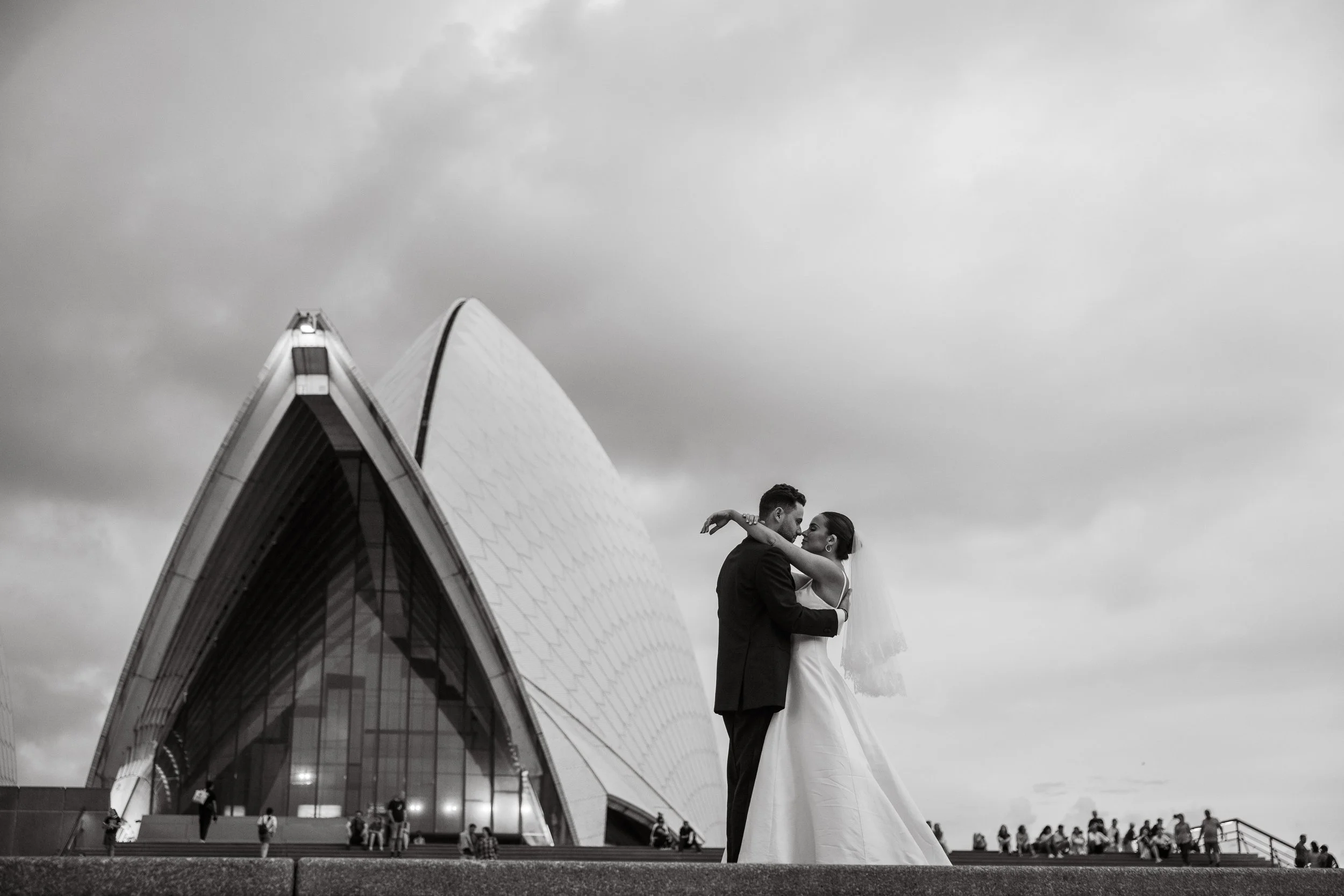 Maddy & Jake_Opera House_00444.jpg