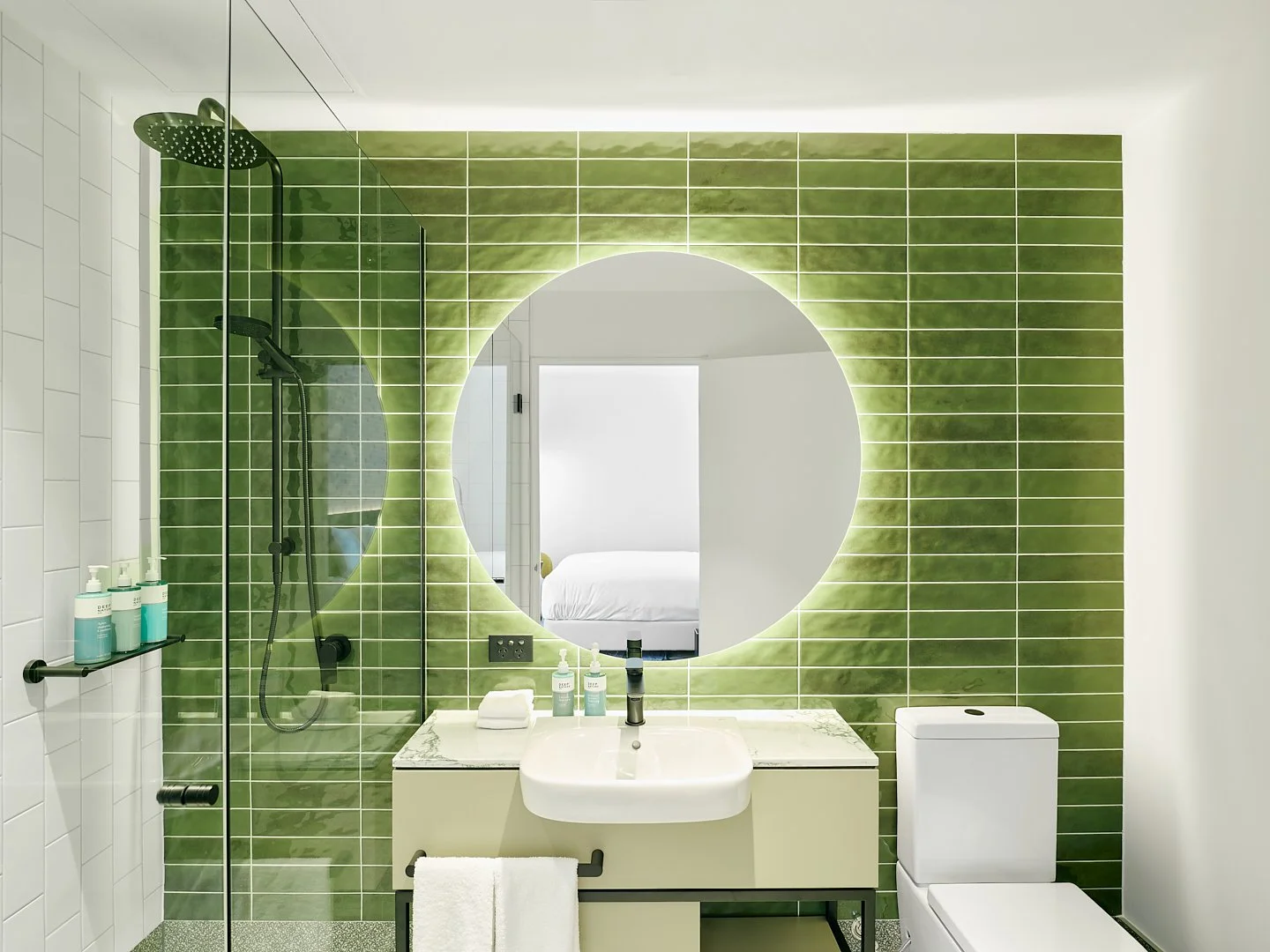 Novotel_Room 404_Sept2026_SimonShiff_0 2.jpg