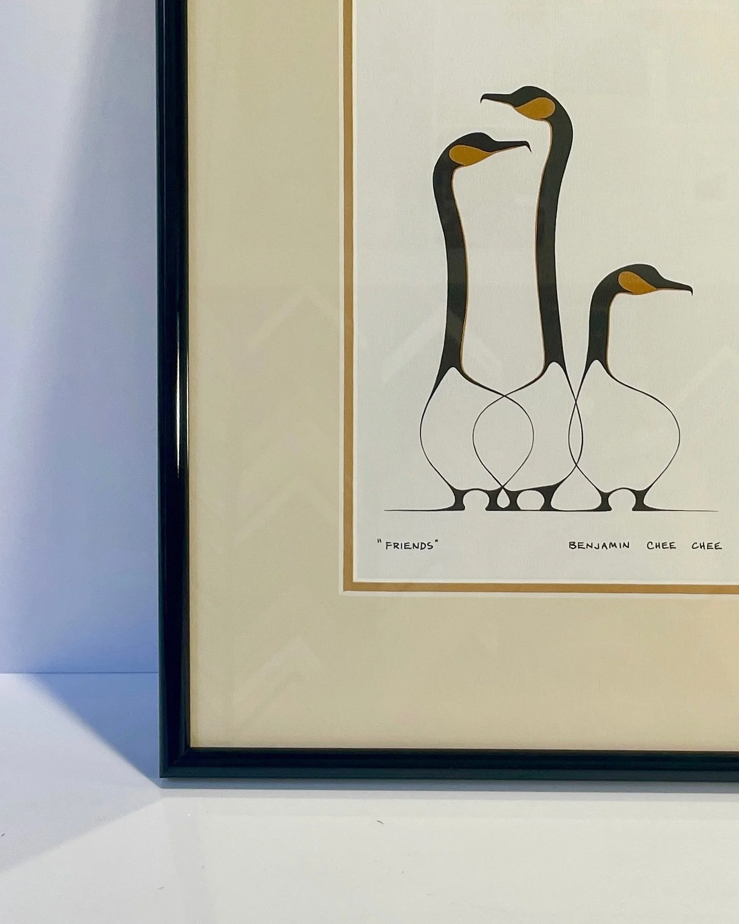 A black gloss curved frame and subtle coloured mats compliment the simple elegance of Benjamin Chee Chee&rsquo; &ldquo;Friends&rdquo; 🖤

#customframingsydney