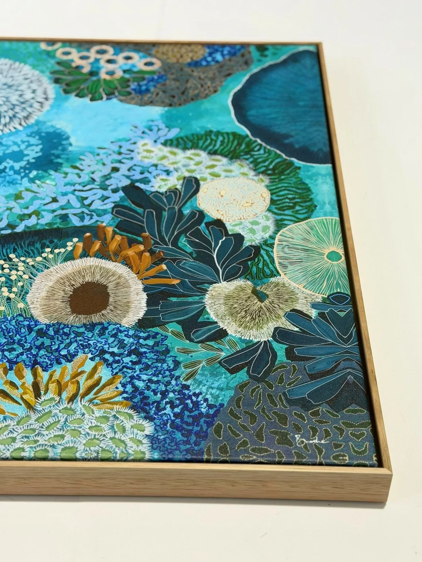 Now stretched and framed in a natural timber float frame, this stunning ocean art by @stephbrooke_art will bring the beautiful colours of Ningaloo Reef into our customer&rsquo;s home🐠🪸

#customframingsydney #australianart