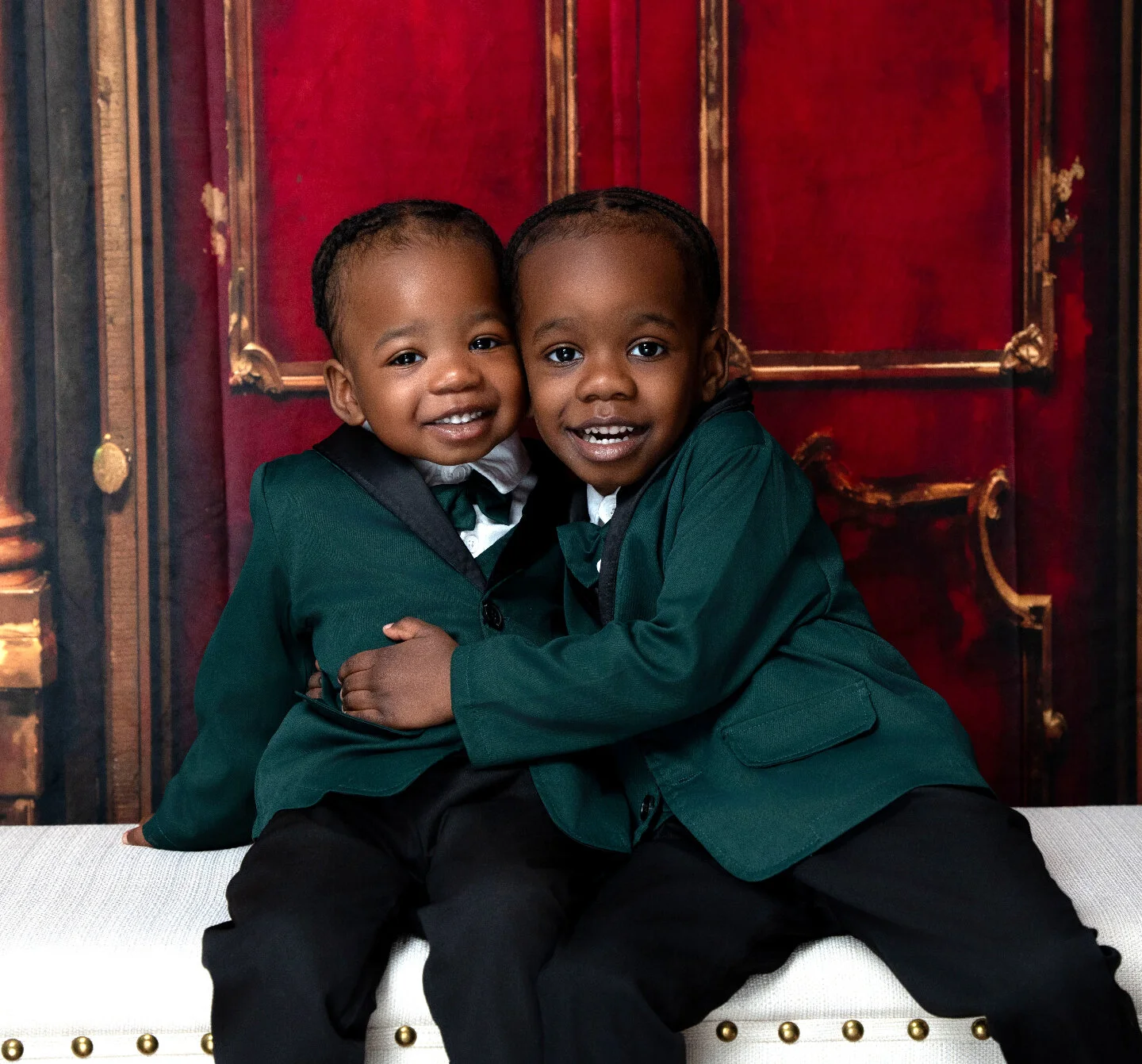 We didn't just capture moments for the adults, but the kids also made unforgettable memories! A big shoutout to this amazing family for booking their mini-session and choosing such beautiful photos of their children. It was truly a joy to be a part o