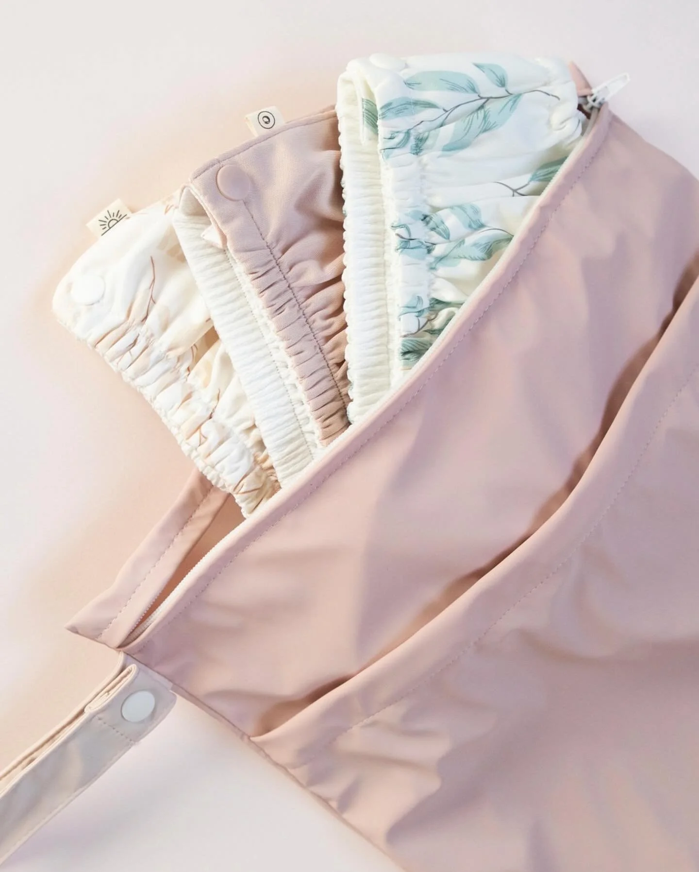 @all4ellababy Say hello to your new nappy bag essential &ndash; the All4Ella Large Recycled Wet Bag! 💧
 
Perfect for busy parents, our Large Recycled Wet Bag keeps messes contained and organised.

💦 Waterproof design to keep moisture in (or out!)
?
