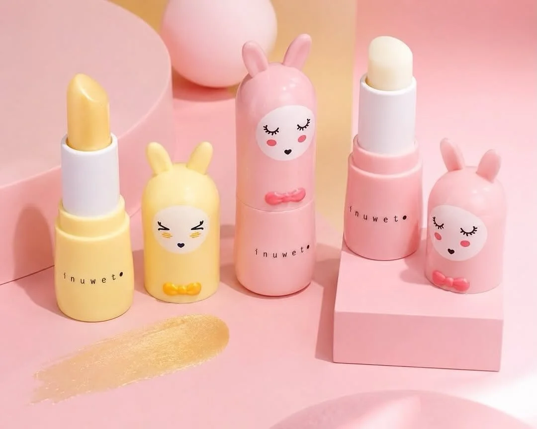 @sal_and_be Treat your little ones lips to a burst of goodness with Inuwet Lip Balms.
 Made with 98% natural ingredients, these nourishing balms help keep lips feeling soft, smooth, and hydrated while adding a delicious scent you&rsquo;ll love.

✨ 98