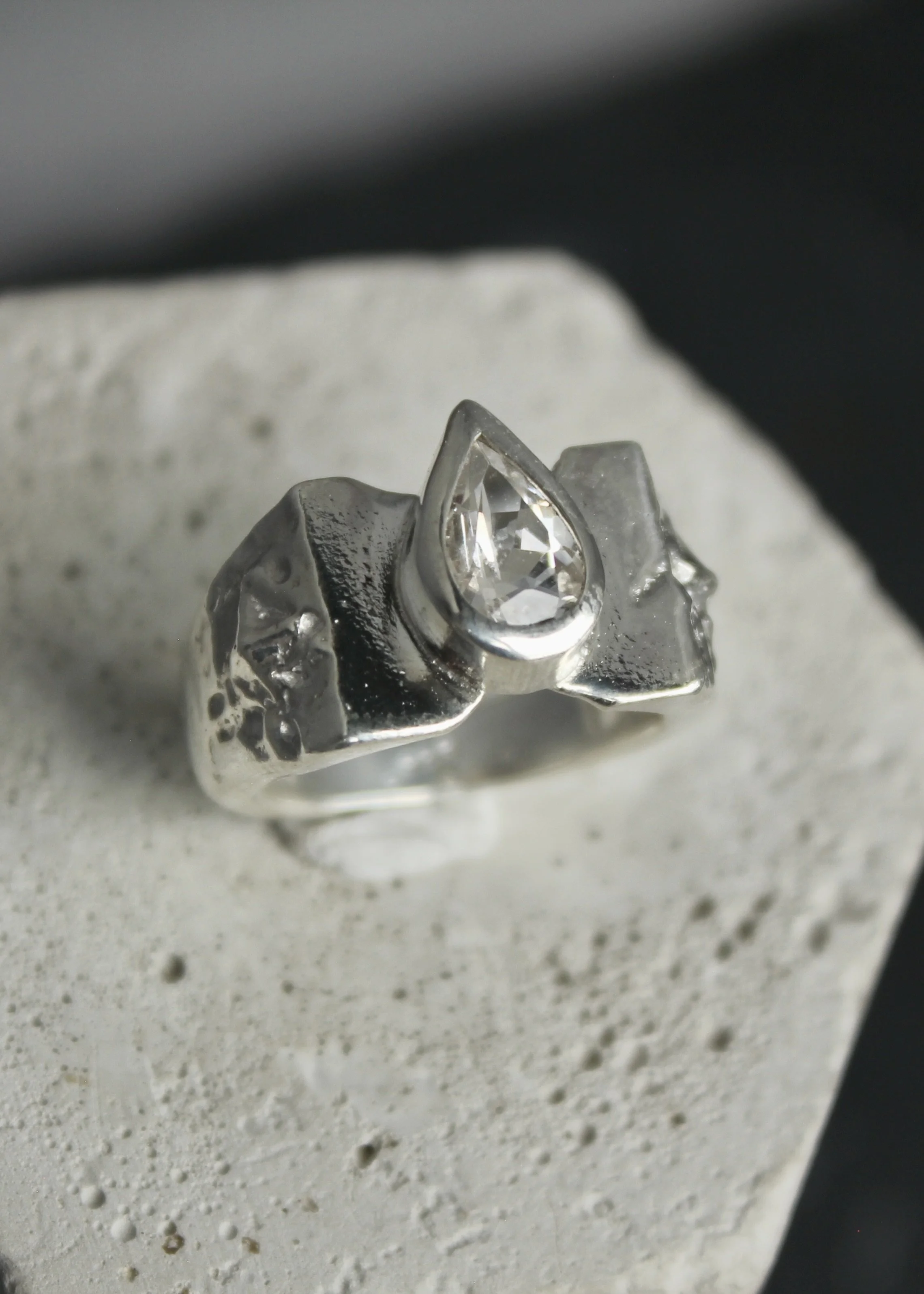 Ice Quartz Lithomancy Ring - Size 7
