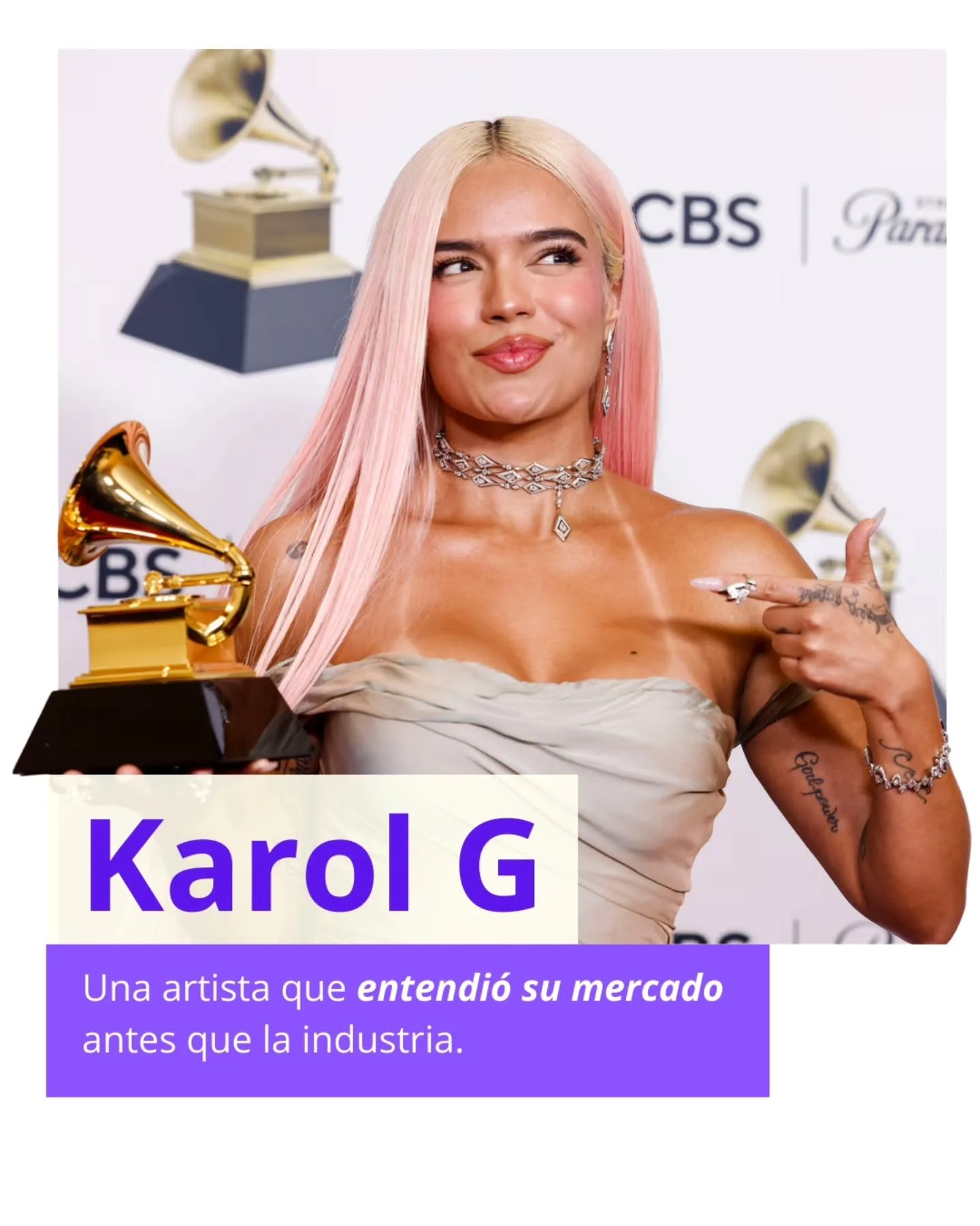 Karol G no explot&oacute;.
Construy&oacute;.

No sigui&oacute; tendencias.
Ley&oacute; a su audiencia antes que la industria.

No compite por canciones.
Compite por conversaci&oacute;n.

Eso no es suerte.
Es estrategia cultural aplicada.

Las founder