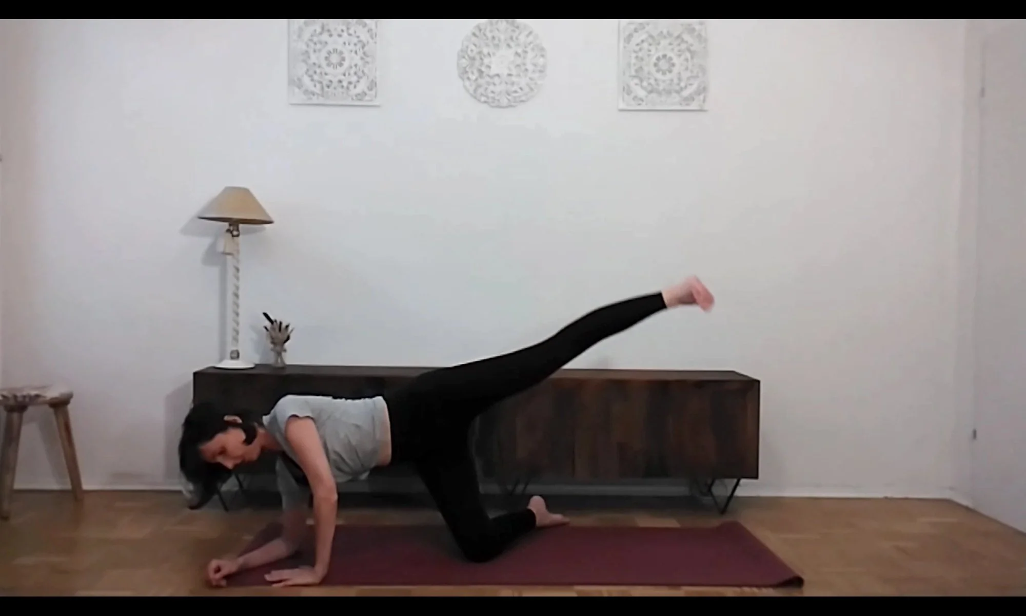 Screenshot_20251110-161140_Video Player.jpg