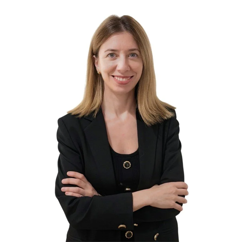 A caucasian woman in black