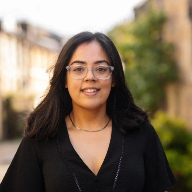 A picture of a woman with black hair
