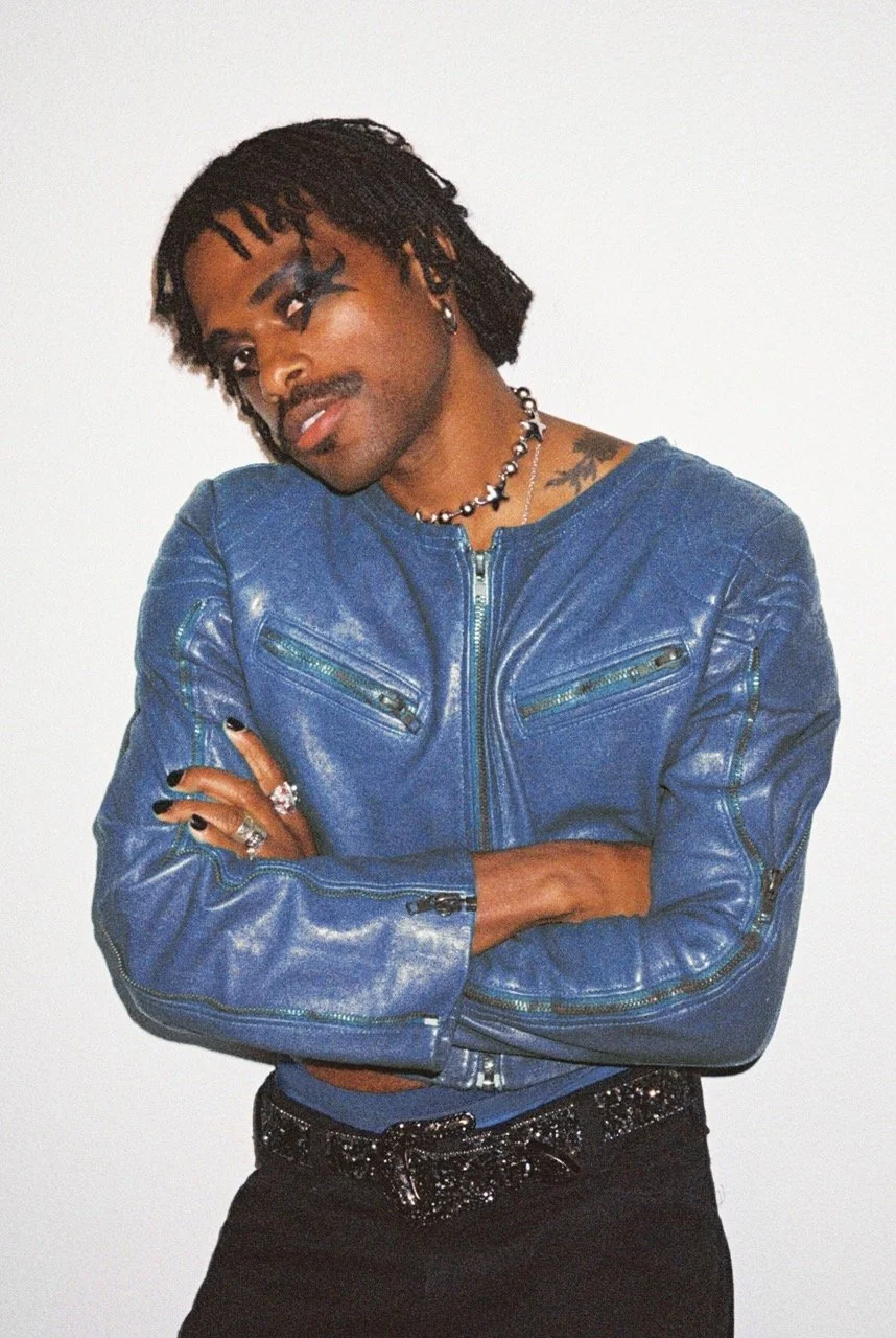 DUCKWRTH : « Quand t’es un mec noir qui écoute du punk, on te qualifie d’alternatif »