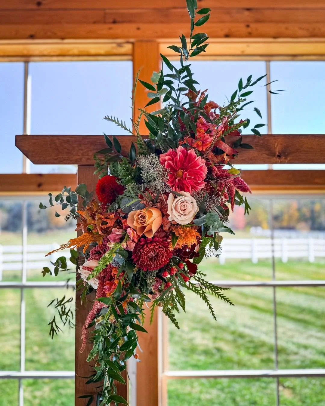 Fall was on full display for our last full-service wedding of the 2025 season at @thebarnathartsgrove in mid-October! 💐

The warm tones, cozy textures, and golden light made for the perfect farewell to another wedding season filled with love stories
