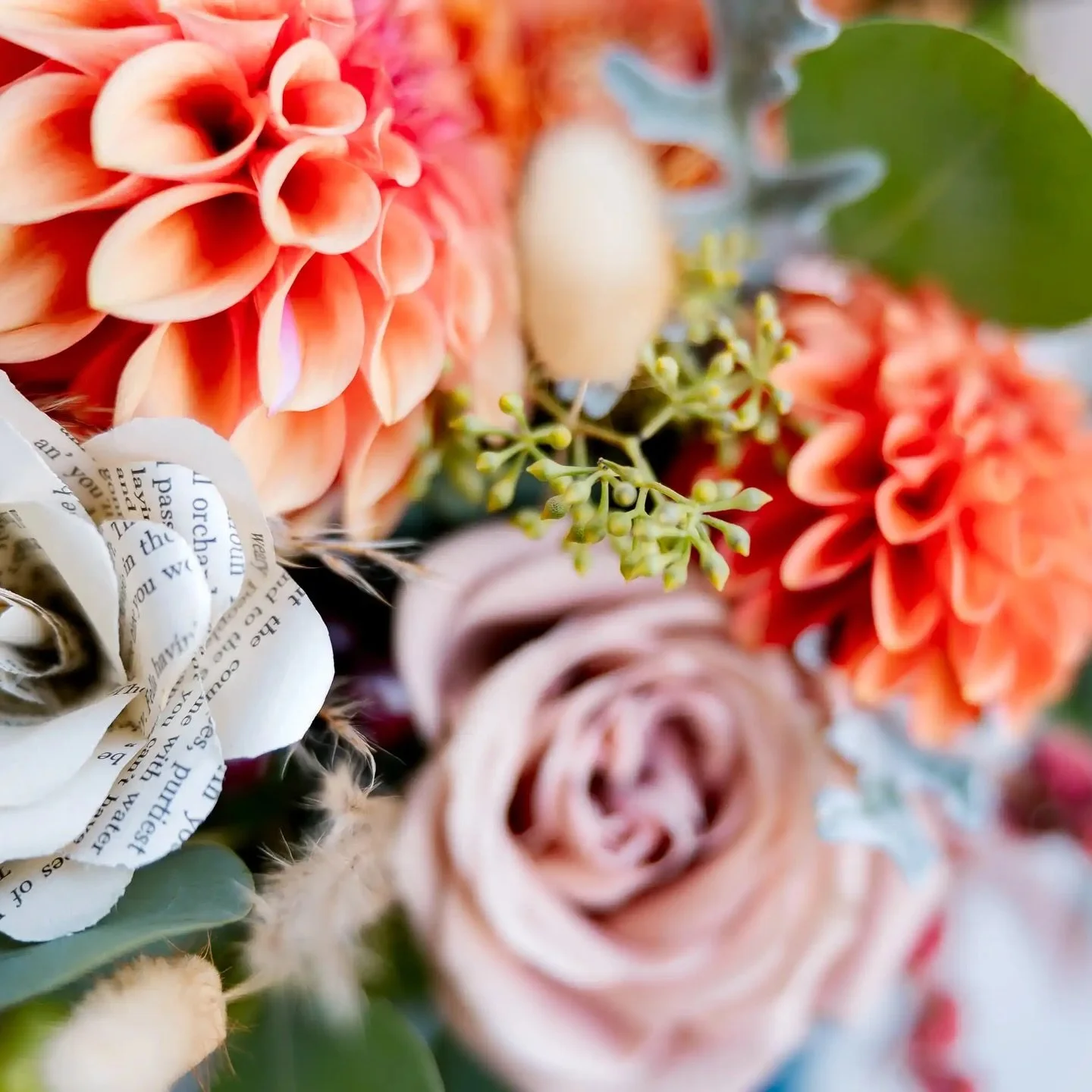 We love a wedding with a story woven into it. 🤍

Adding a personal touch can really elevate an already special celebration, and this wedding showcased that perfectly.

Paper flowers made from pages of the groom&rsquo;s favorite novel, tucked into ar