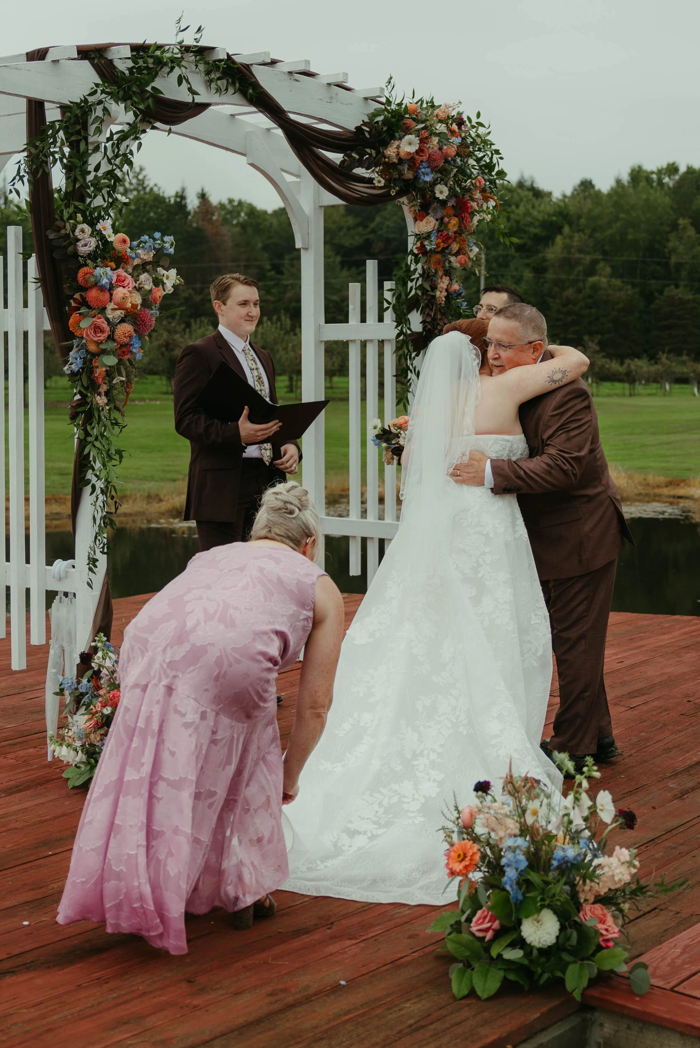 mw-unique-luxe-wedding-florals-erie-pa.jpg