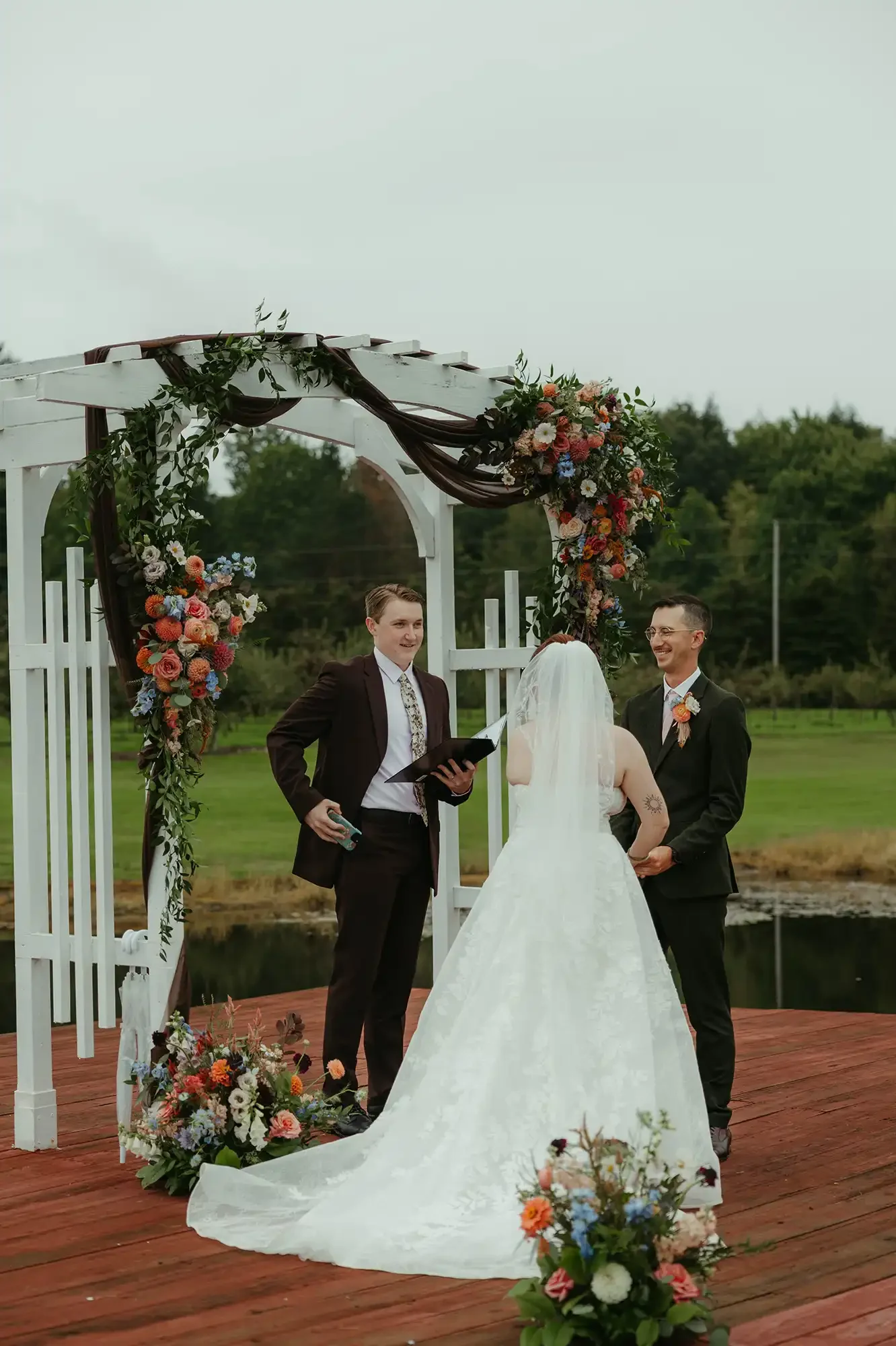 mw-unique-wedding-flowers-erie-pa.webp