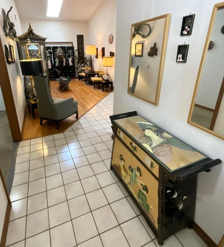 Great Sale in Windover Farms!! Vintage Collectibles - Artwork - Vintage Jewelry & Much More!!