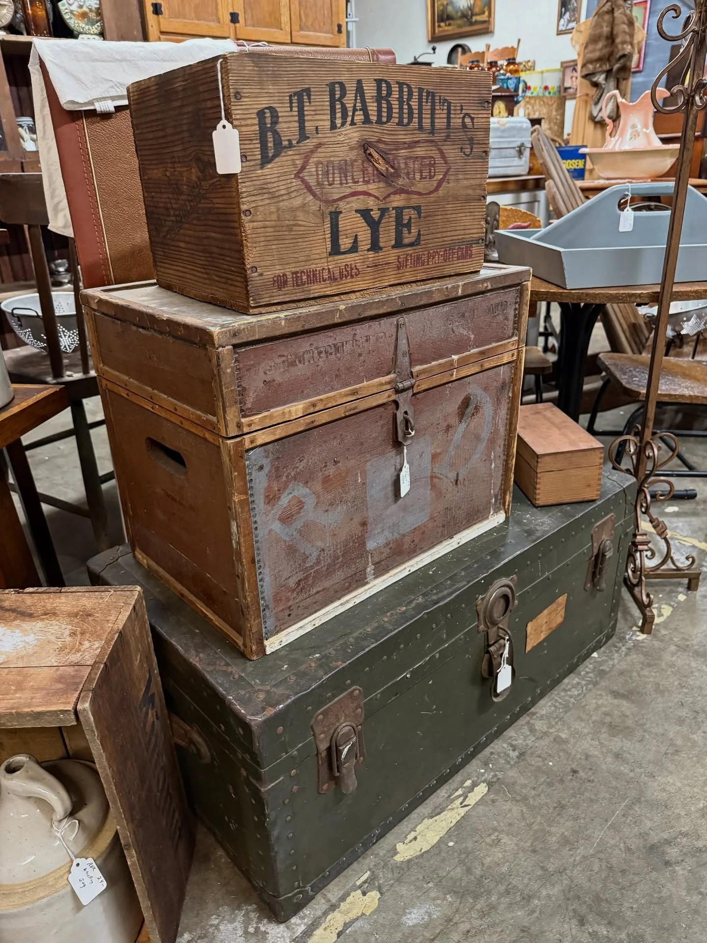 Wood & whimsy โจ 
See you 10 - 5 on this Wednesday!