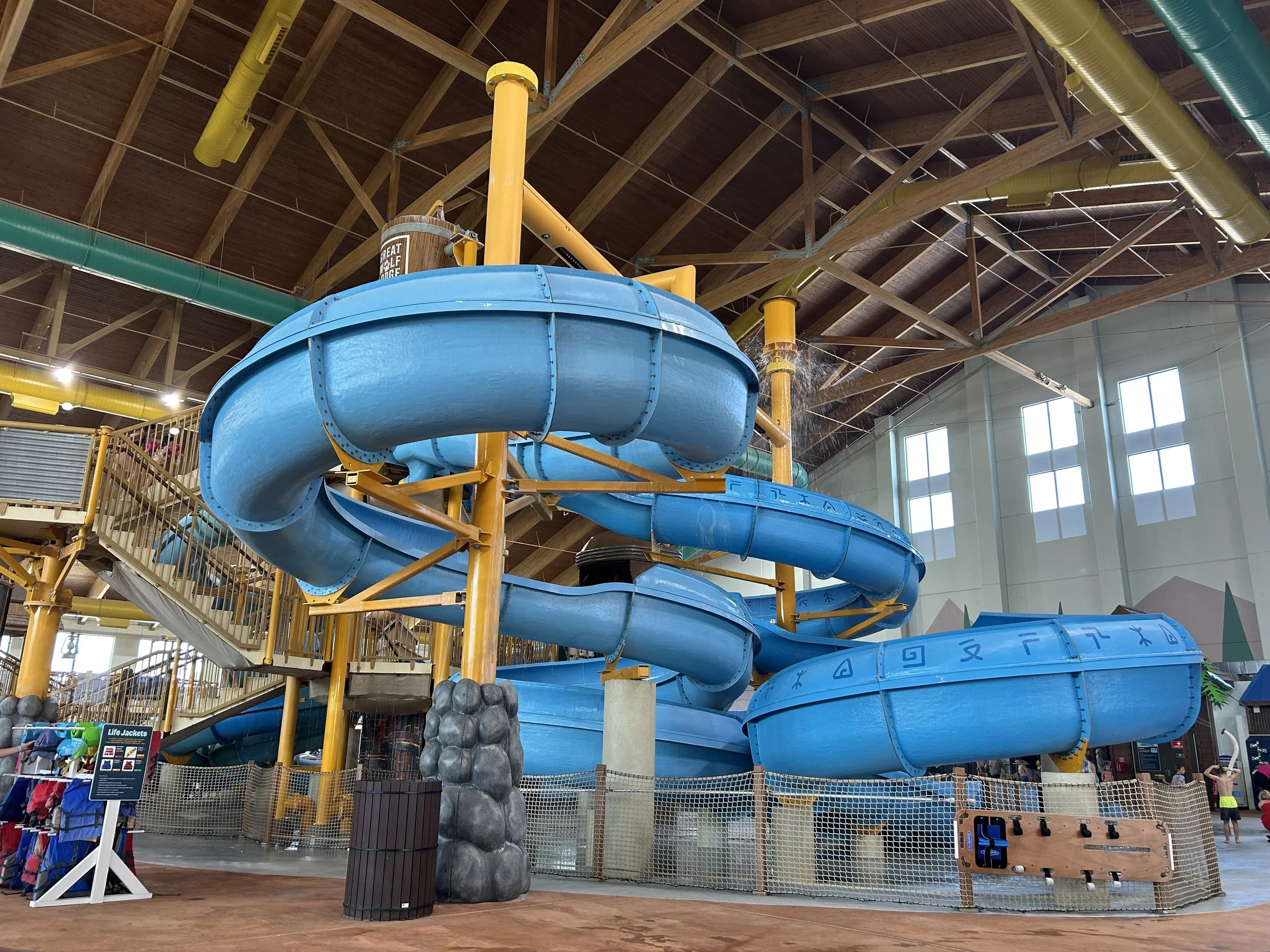 MASHANTUCKET, CT’s INDOOR PLAY CENTERS AND ADVENTURE PARKS