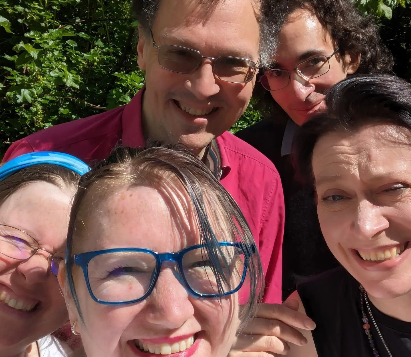 Got some of the team together today for sunshine, forest and chatting. 

#whatateam #creativelife #thekeyofdreams #emilycarding