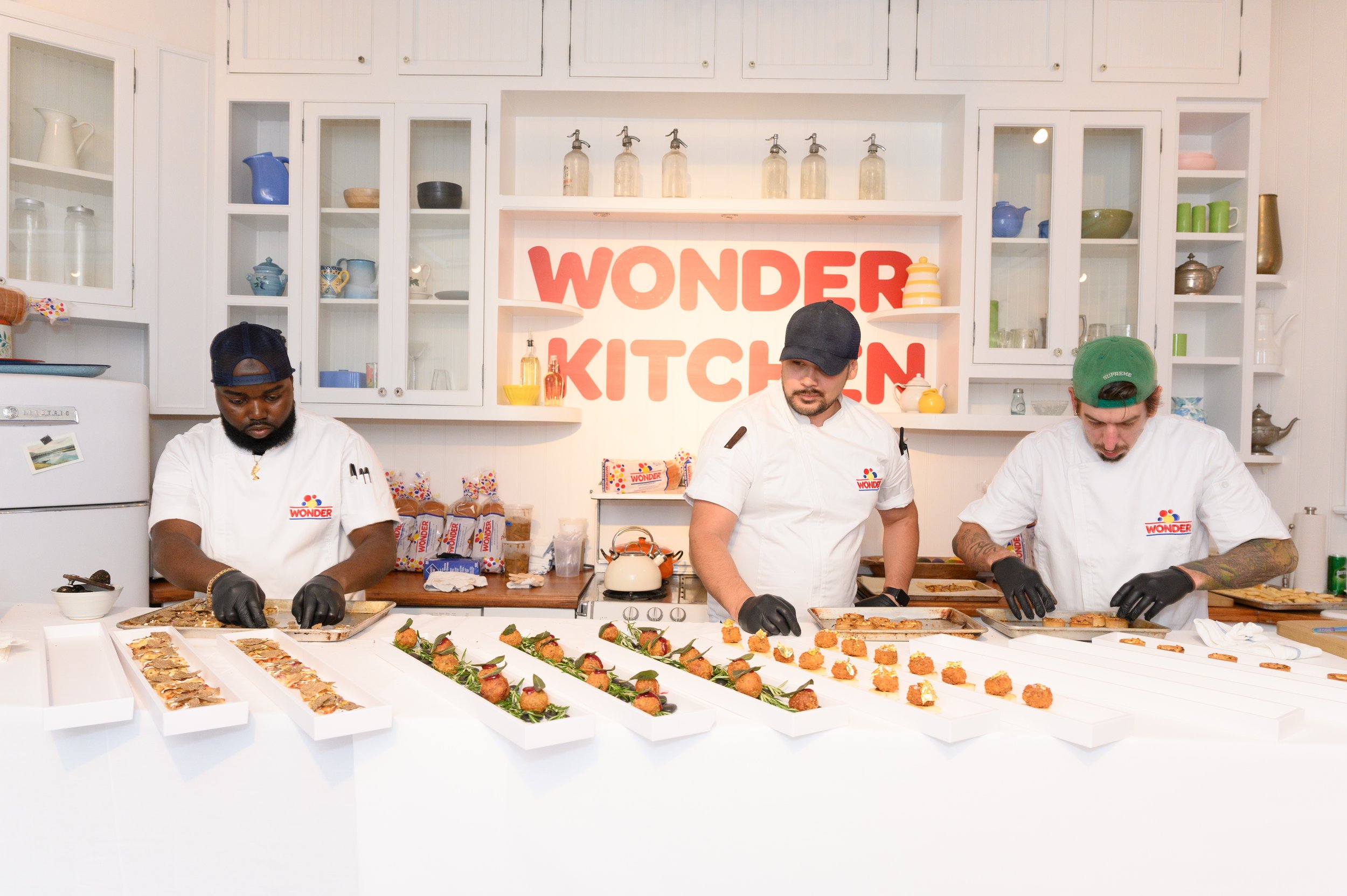 WONDERBREAD_MACYSTHANKSGIVINGEVENT_OCT2022_@LARUFOTO_LUISRUIZ_00101.jpg
