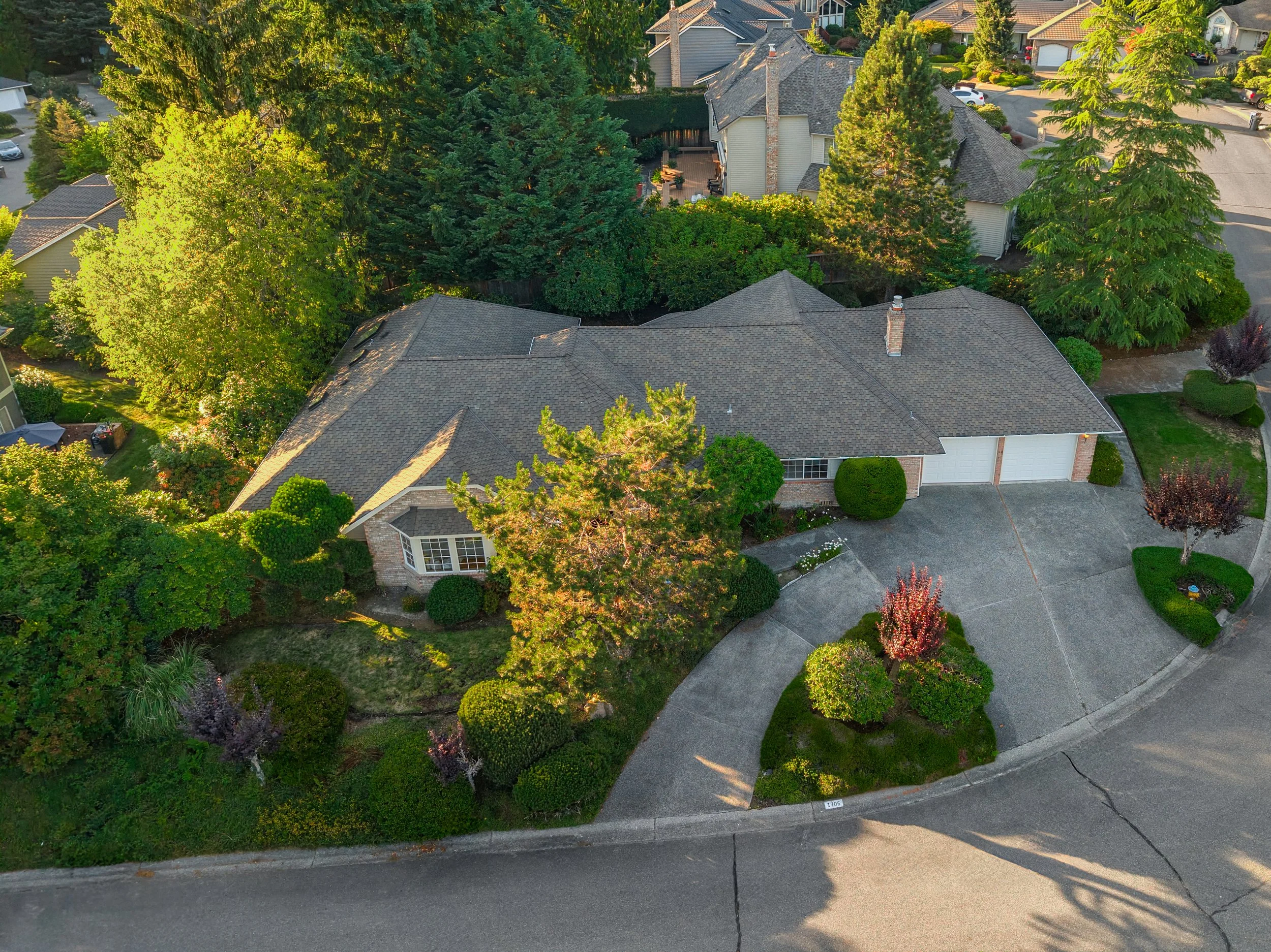 1705 142nd Pl SE, Mill Creek 3 BD | 2.5 BA | 2,837 sqft $1,360,000