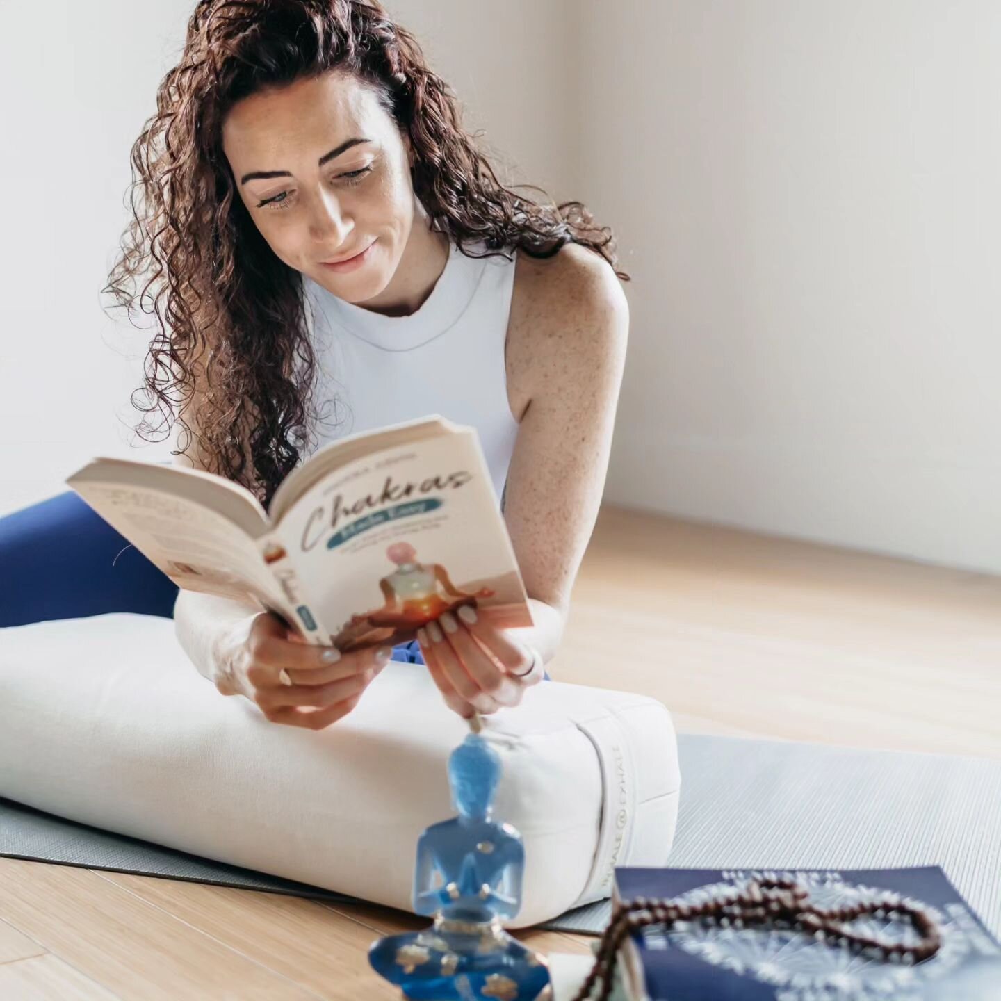 Return to the roots 🌱

I head back to @kripalucenter tomorrow 🥳 

I will drop my role and identification with 'instructor' for the next 10 days and return back to the beginning that never ends. A student of yoga and of life. 👩&zwj;🎓

Sometimes te